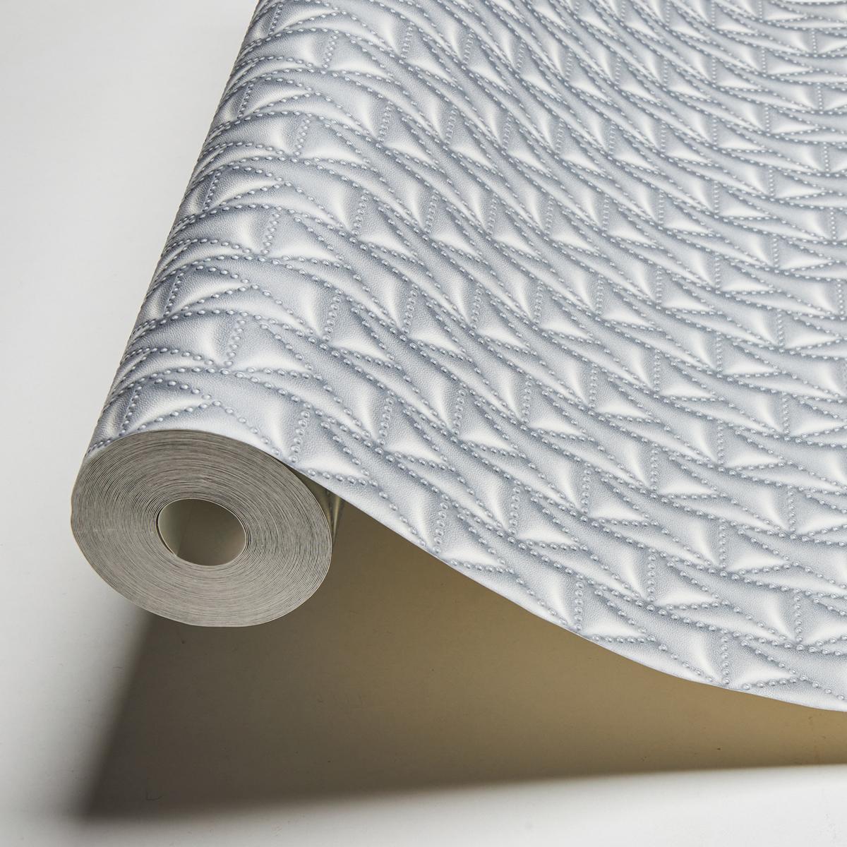 Papier peint Matelassé Vanessa gris - Karl Lagerfeld de Montecolino AMB | Réf. MC-37844-3