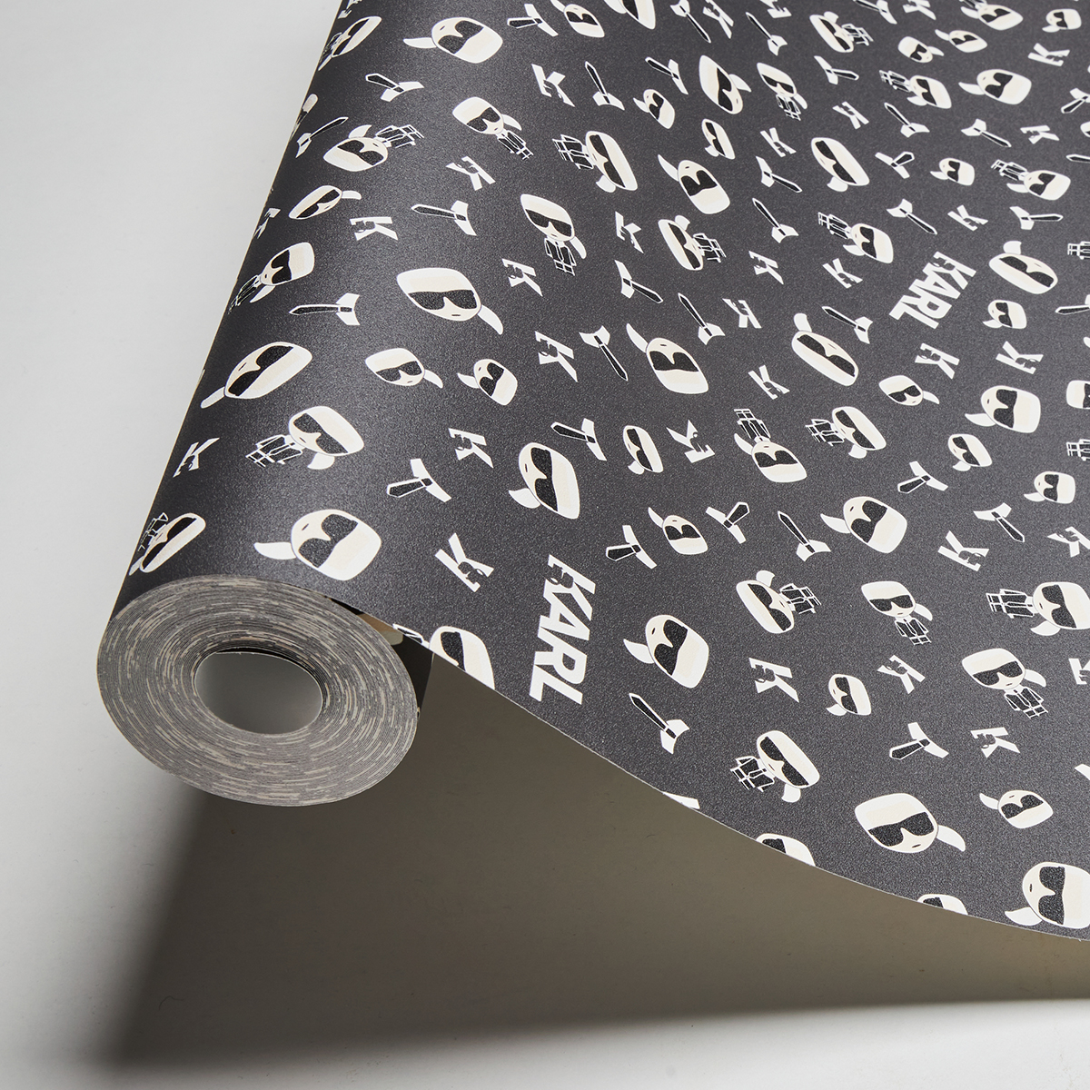 Papier peint Emoticone Karl Lindsey gris anthracite - Karl Lagerfeld de Montecolino AMB | Réf. MC-37843-7