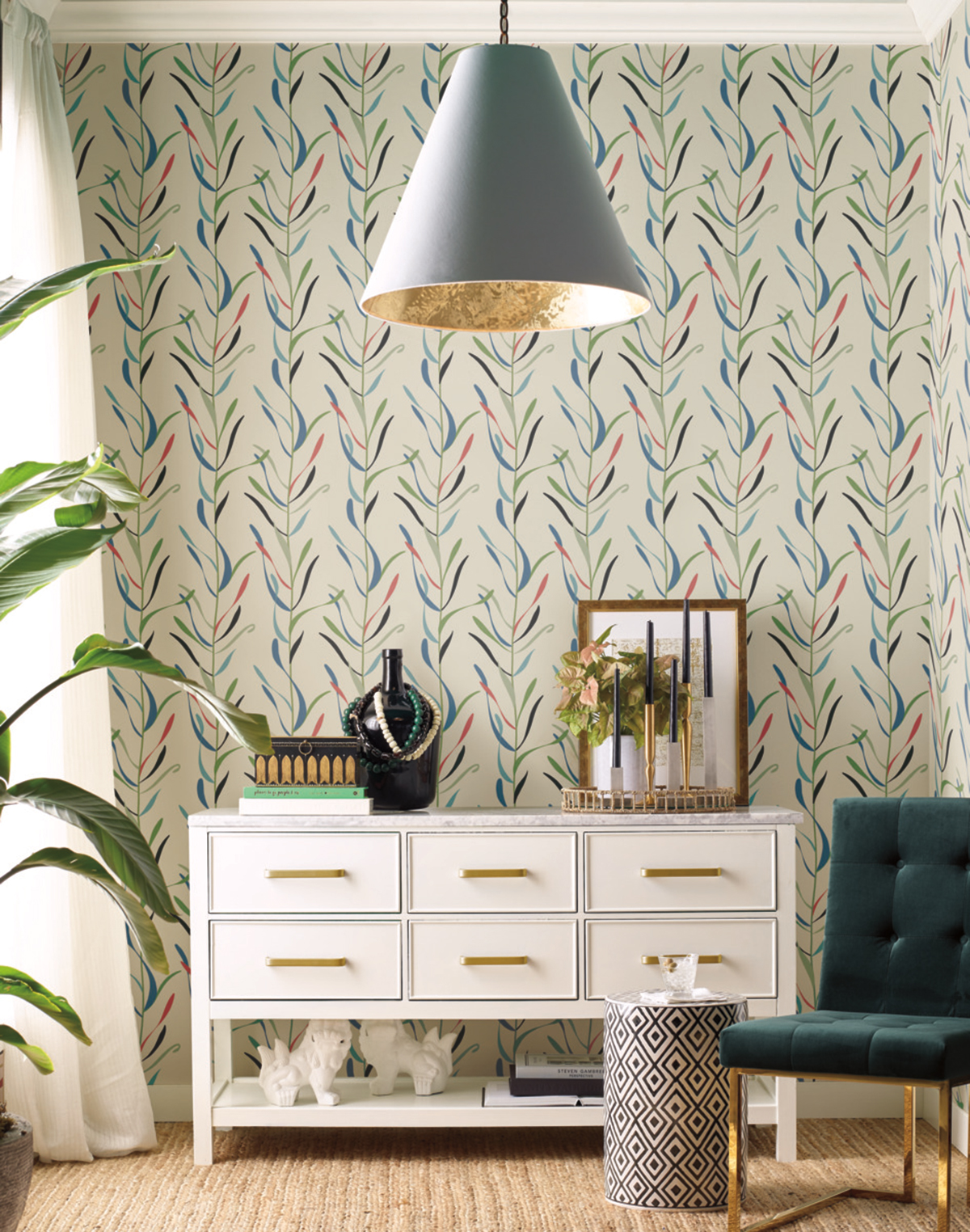 Papier peint Rayure Vigne de Chloé multicolore beige - Greenhouse de York (Initiales) AMB2 | Réf. INI-GO8326