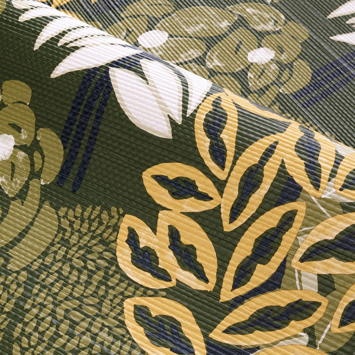 Papier peint Feuillage Peradeniya kaki - Golfe du Bengale de Casamance AMBV | Réf. CAS-75940406