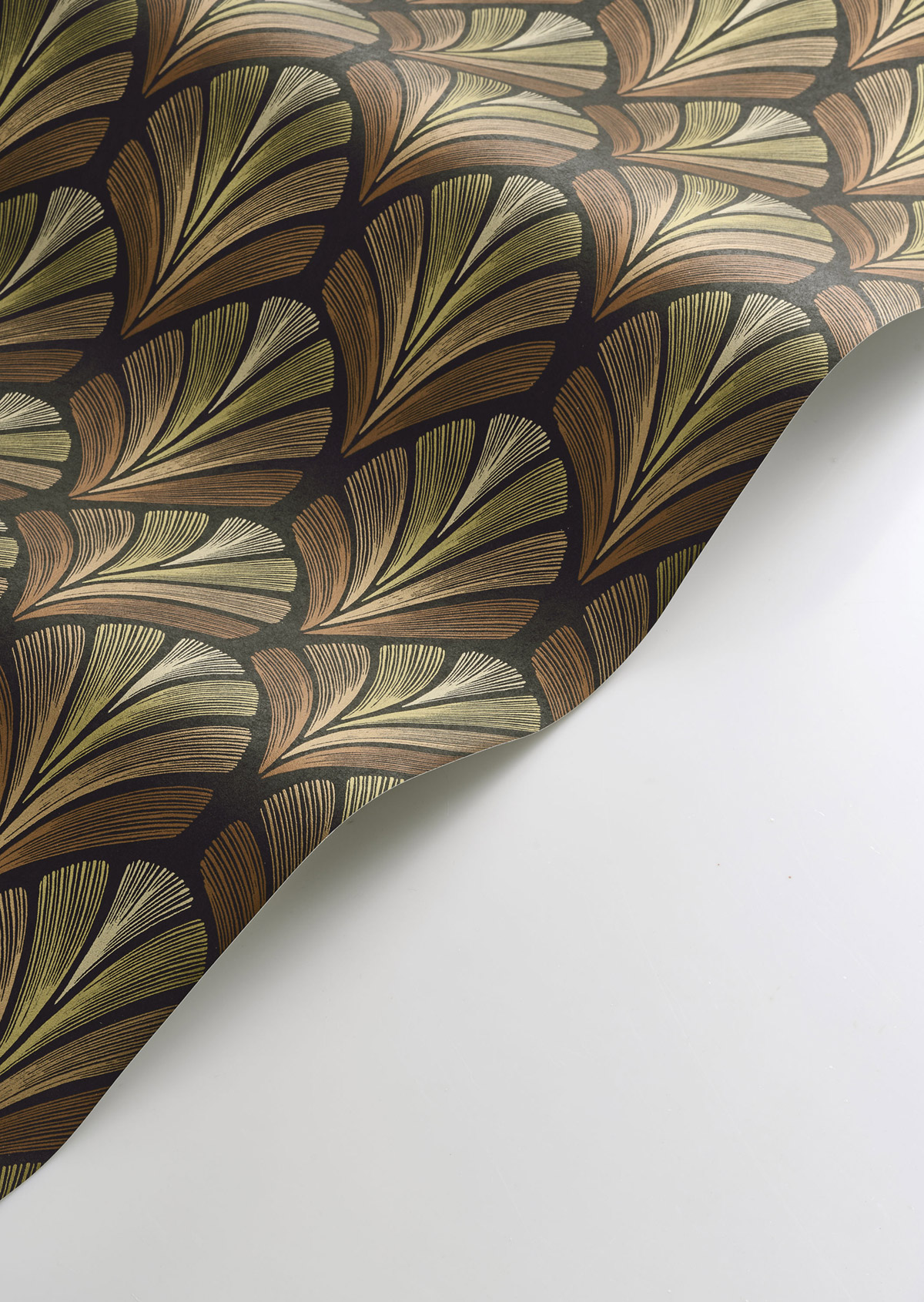 Papier peint Palme Art Déco Folies St James terracotta irisé - Années Folles de Casadéco AMBV | Réf. ANFO201053215