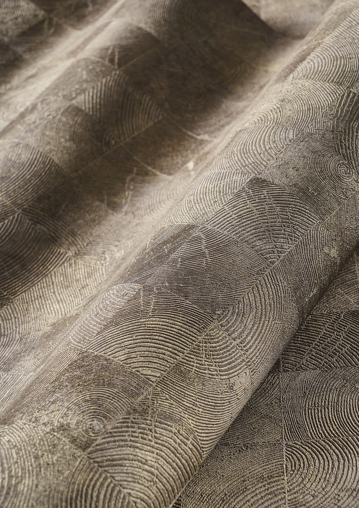 Papier peint Géométrique Chêne gris et doré - Woods de Casadéco | Réf. WOOD86012532