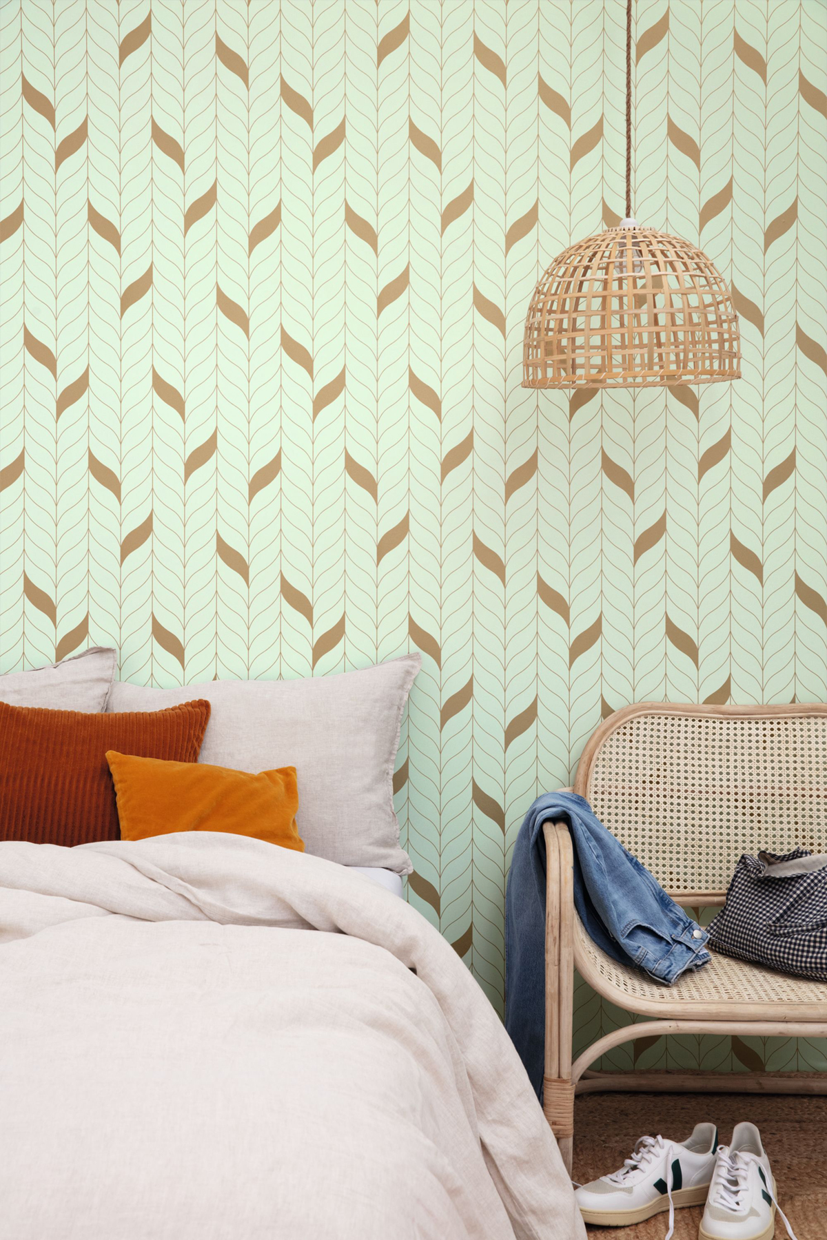 Papier peint Graphique Manille vert d'eau doré - Green & Co de Casélio | Réf. GCO103977105