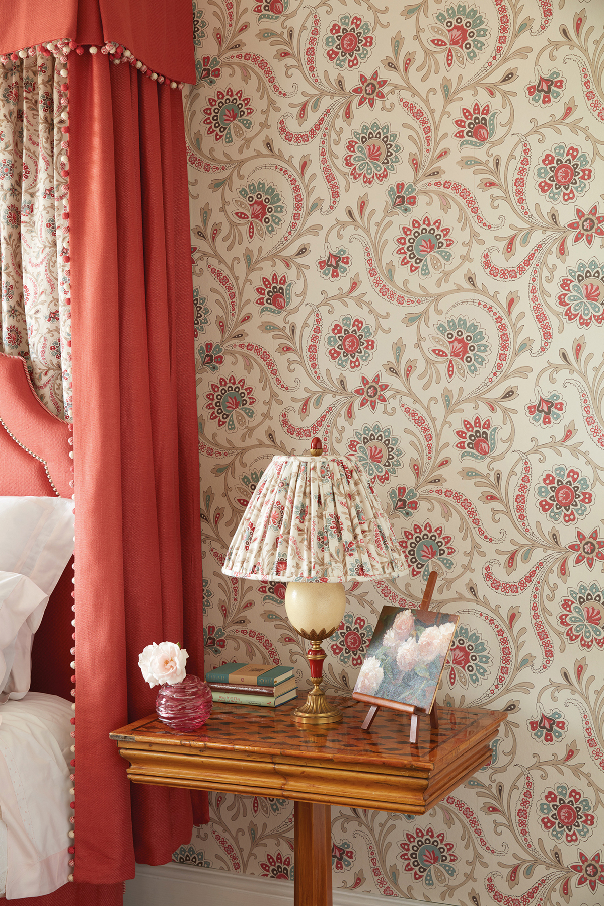 Papier peint Fleur Baroque Baville rouge - Les Indiennes de Nina Campbell | AMB Réf. OSB-NCW4351-01