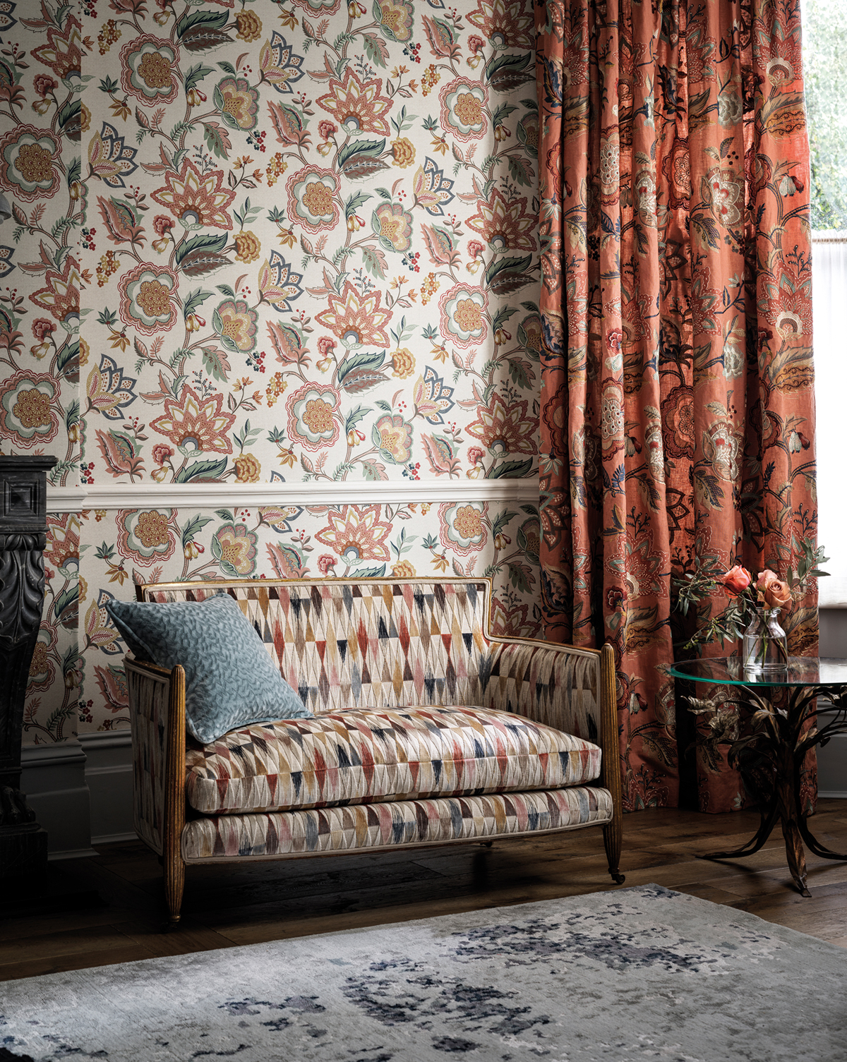 Papier peint Fleur Cachemire Samode multicolore beige - Byzance d'Osborne & Little AMB2 | Réf. OSB-W7905-01