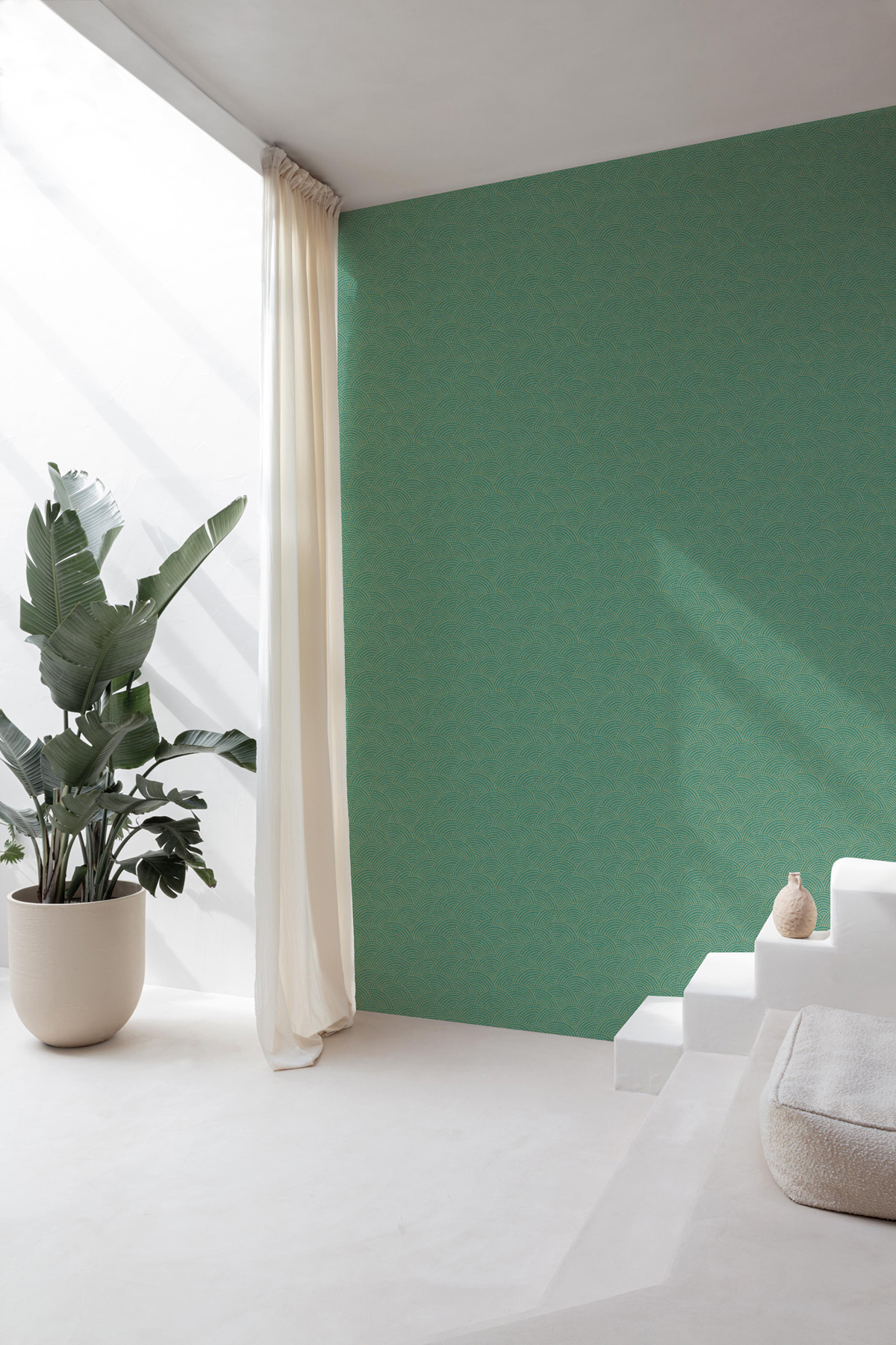 Papier peint Arc Graphique vert paon doré paillettes - Maya de Montecolino | Réf. MC-BZ3306