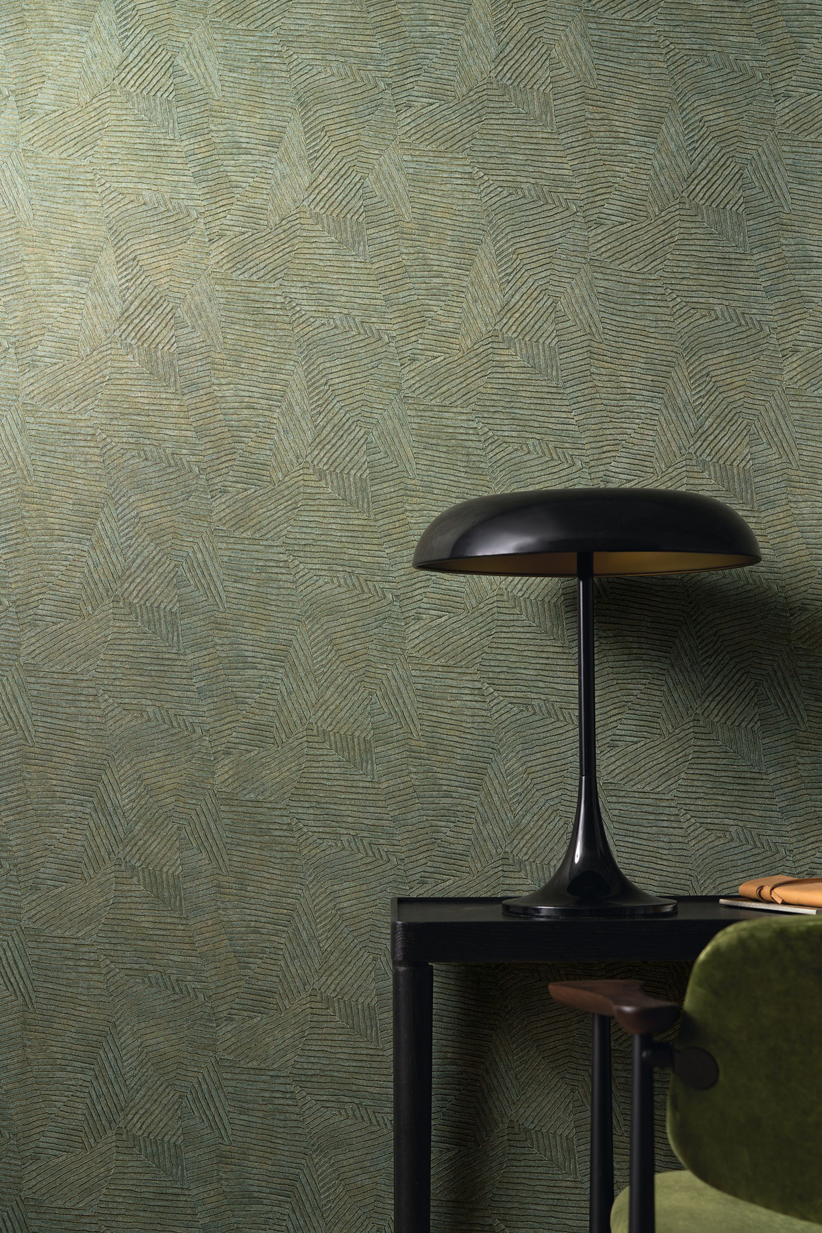 Papier peint Faux Uni Soroa vert impérial - Végétal de Casamance AMB2 | Réf. CAS-74091078