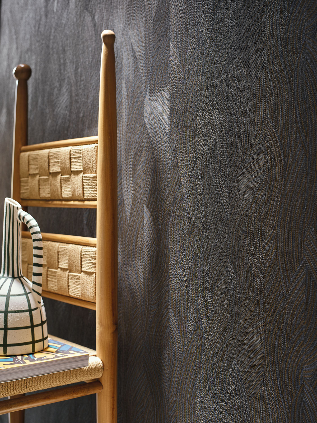 Papier peint Végétaux Vague Jassine encre camel - Terra Rossa de Casamance AMB2 | Réf. CAS-76221426