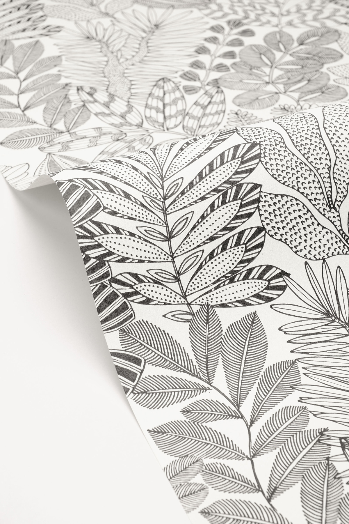 Papier peint Golden Jungle noir et blanc - Moonlight 3 de Casélio ZOOM | Réf. MNL3107160973