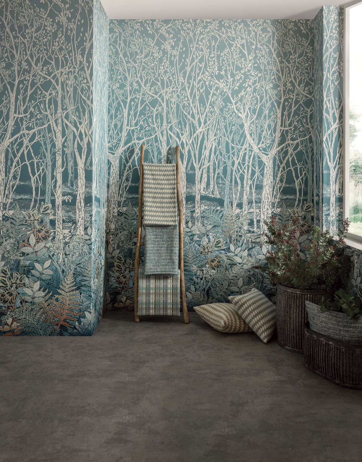 Papier peint Fôret Arbres Sylvania bleu - Mansfield de Osborne & Little AMB | Réf. OSB-W7457-01