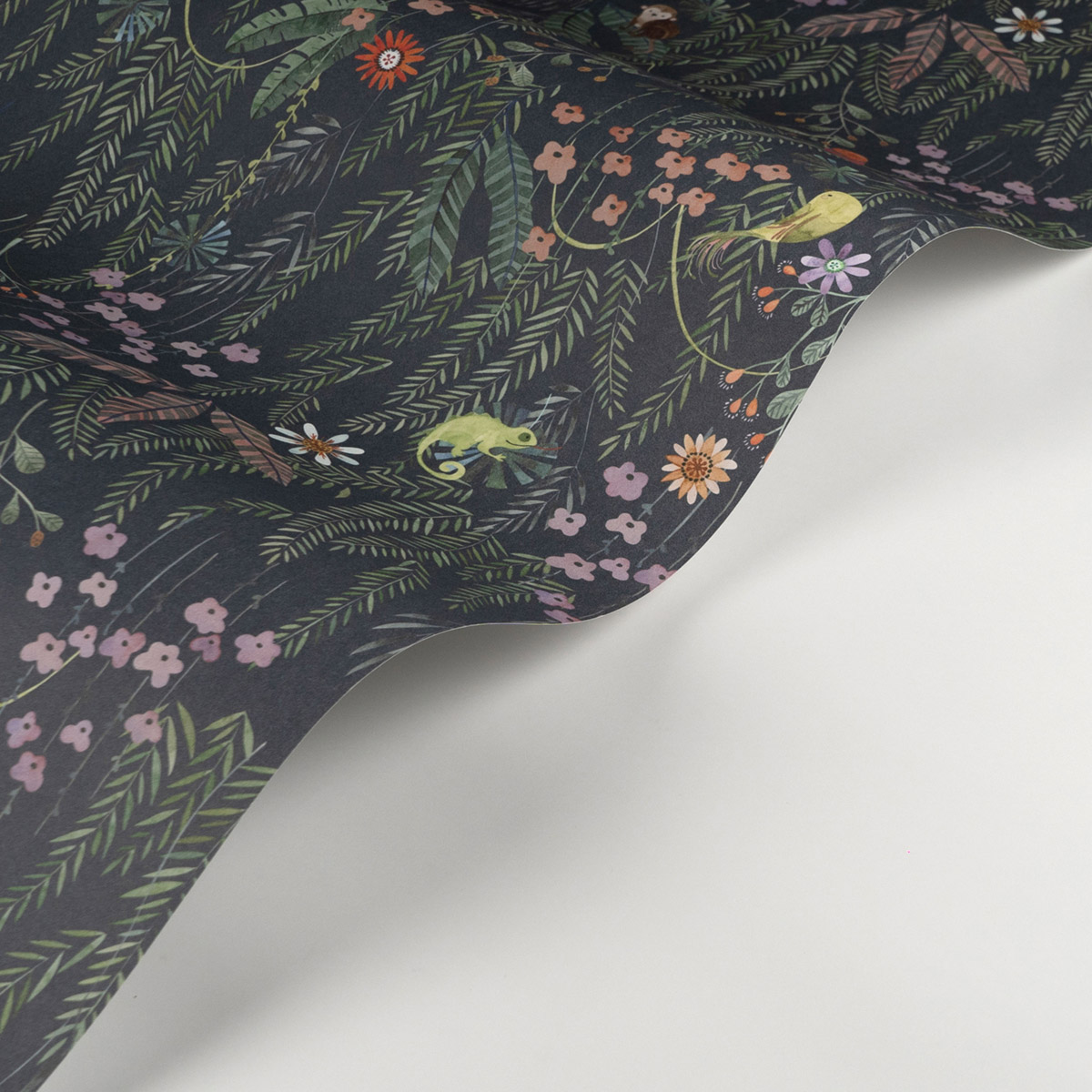 Papier peint Jungle Tropical Forest multicolore encre - Once Upon A Time 2 de Casadéco AMBV | Réf. OUTD200756909