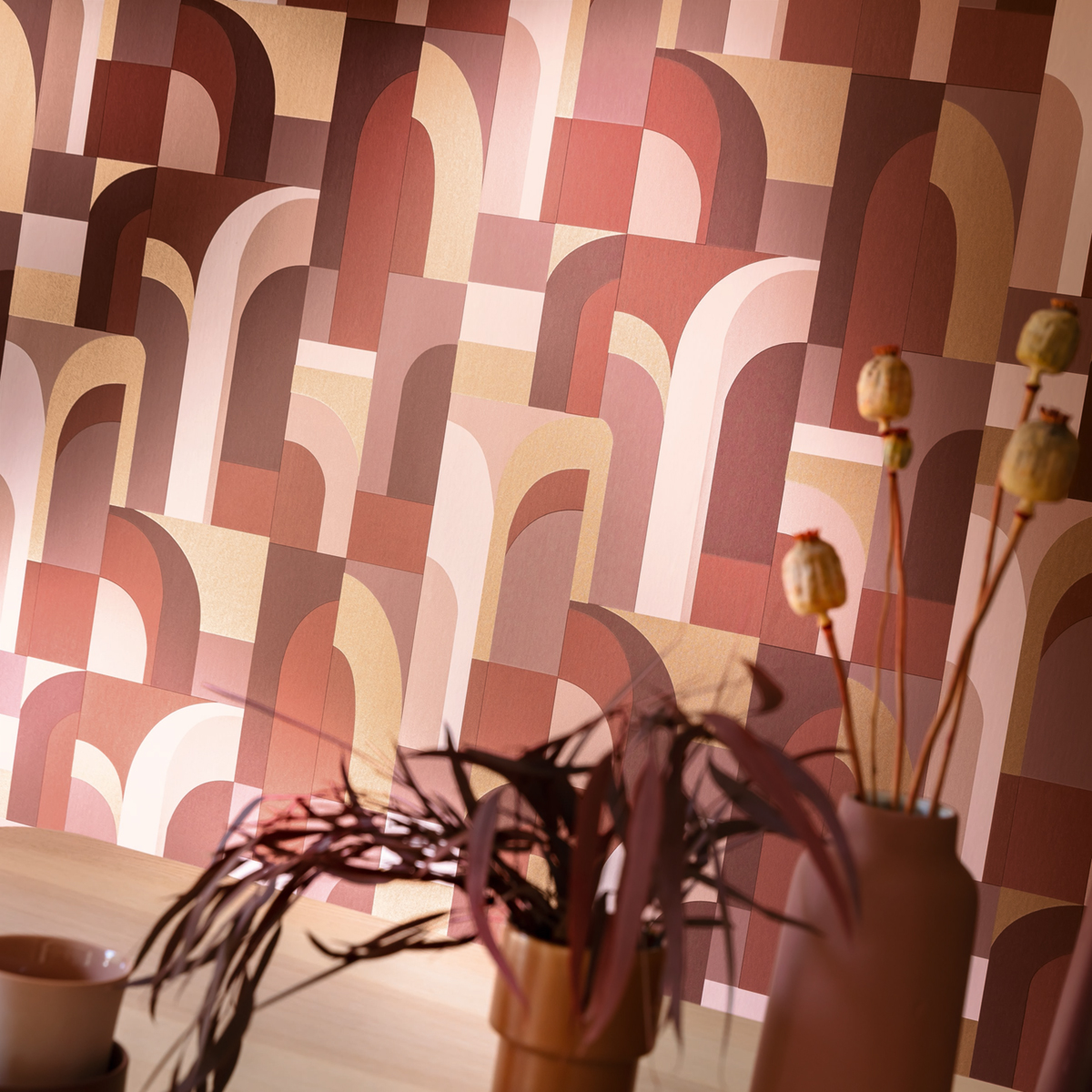 Papier peint Art Déco Doors rouge terracotta - Labyrinth de Casélio AMB | Réf. LBY102084045