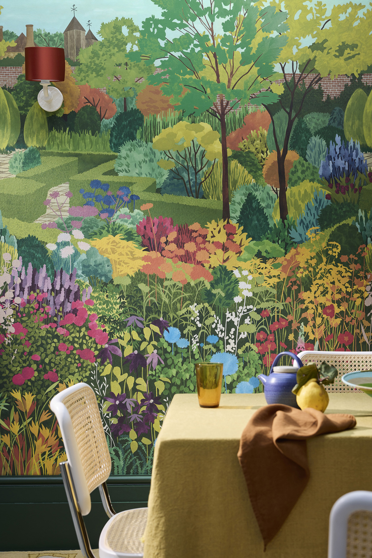 Papier peint panoramique Fleuri Castle Garden Pale Lime - In The Garden de Little Greene | Réf. 0234CGPALEL