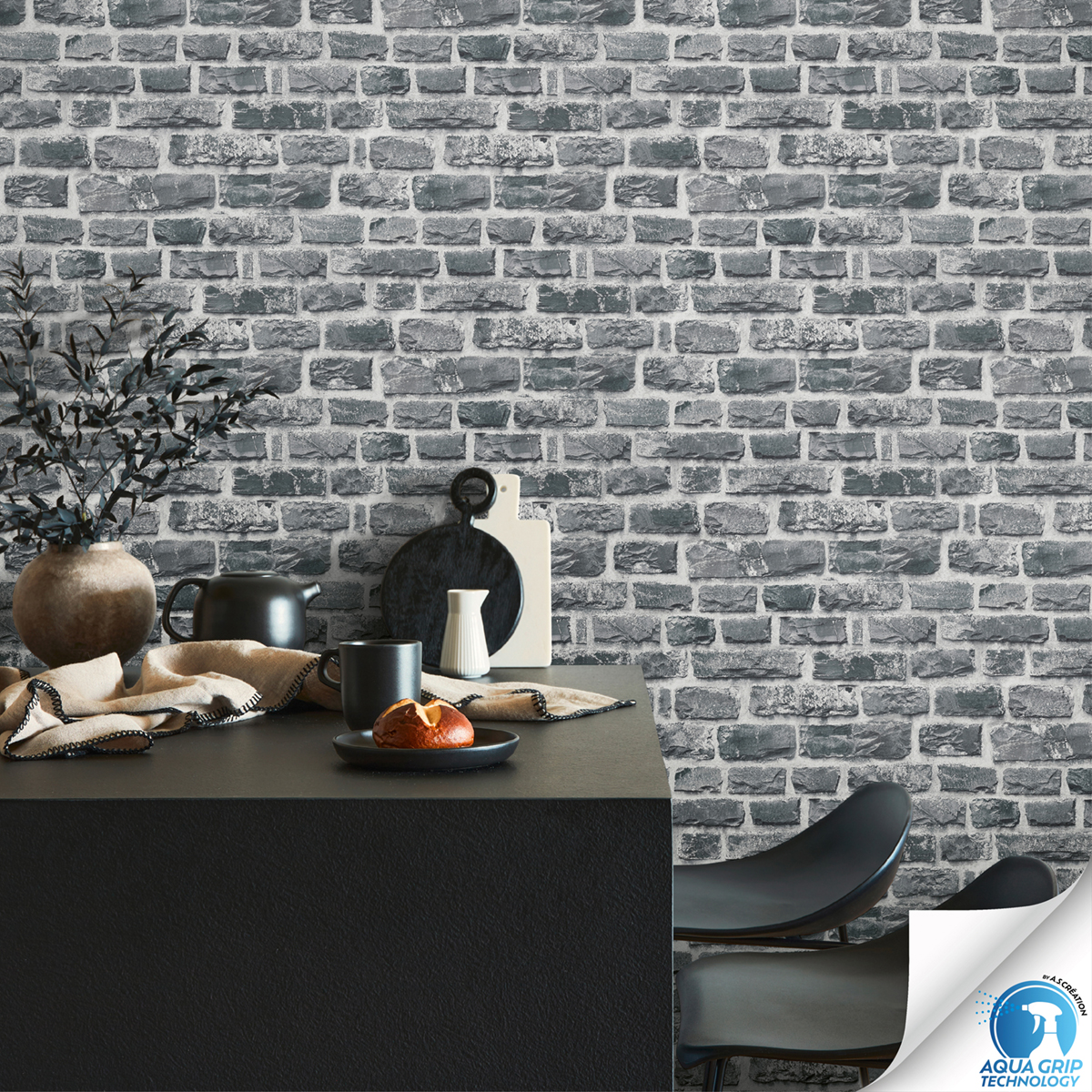 Papier peint préencollé Pierre Briquettes anthracite - Designdrop d'A.S. Création AMB1 | Réf. AS-784571