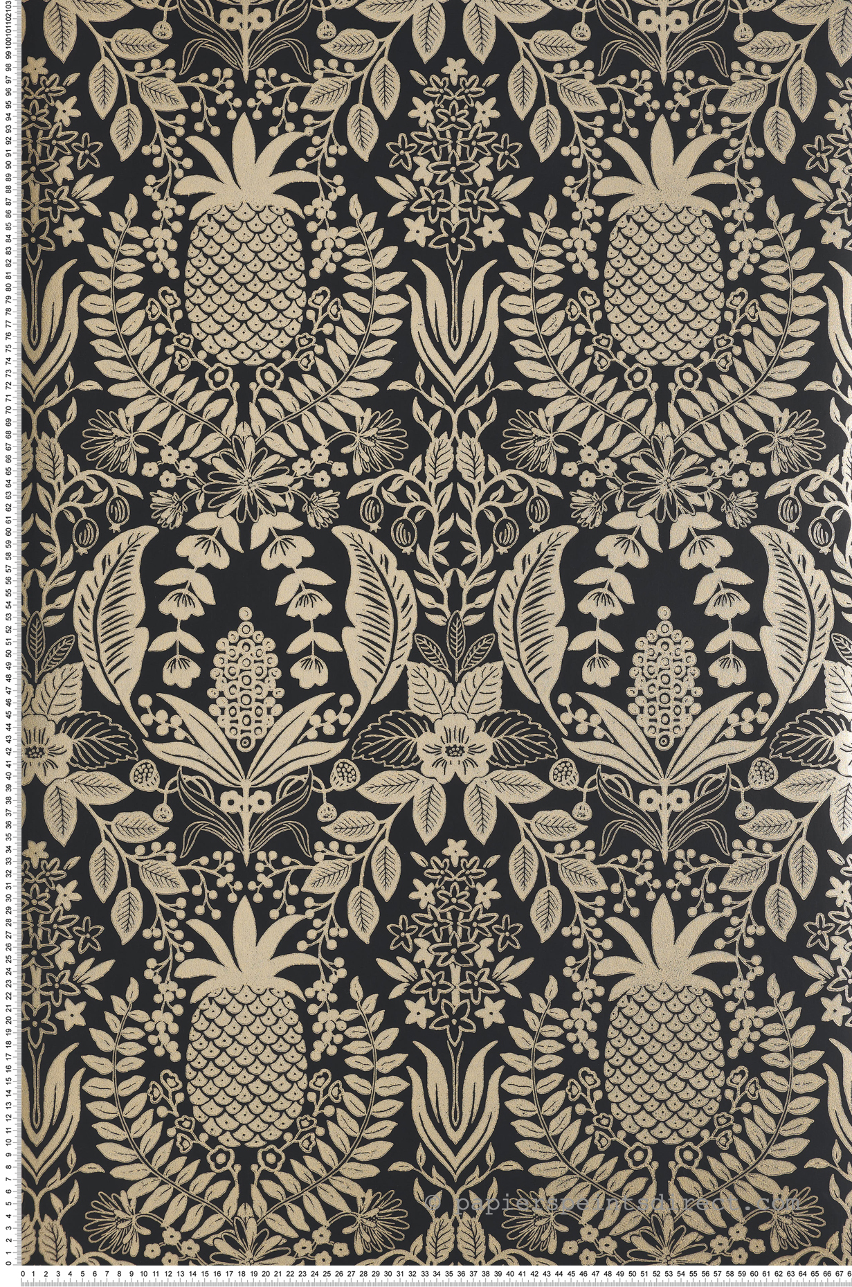 Papier peint Vintage Pineapple Damask noir doré - Rifle Paper Co. 3 de York (Initiales) | Réf. INI-RF7483