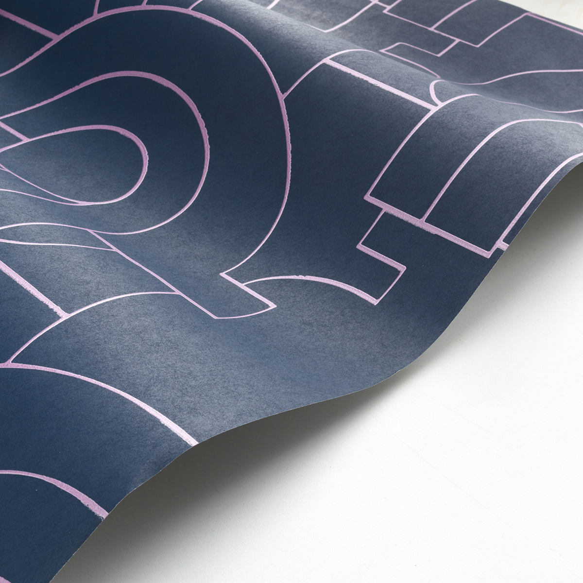 Papier peint Graphique Arty violet - Iconic de Casadéco AMBV | Réf. CONI88415212