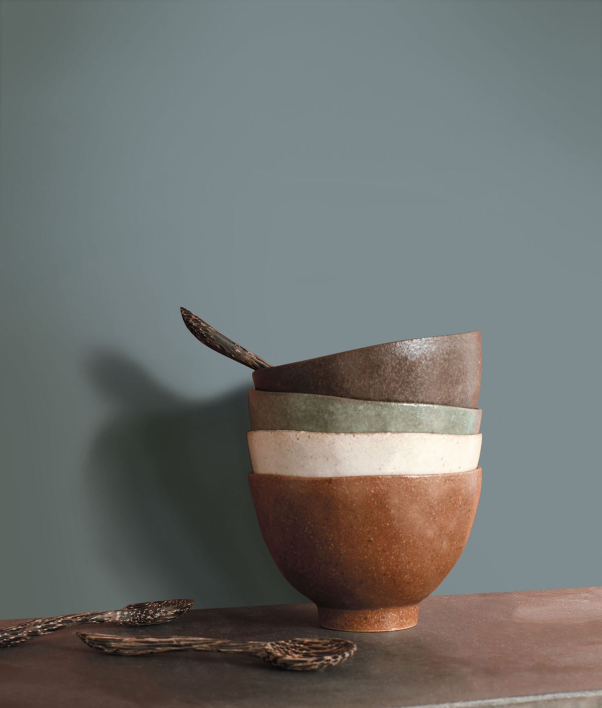 Papier peint Uni Pigments Buvard bleu orage - Moulures & Co de Casadéco | Réf. MOCO200336404