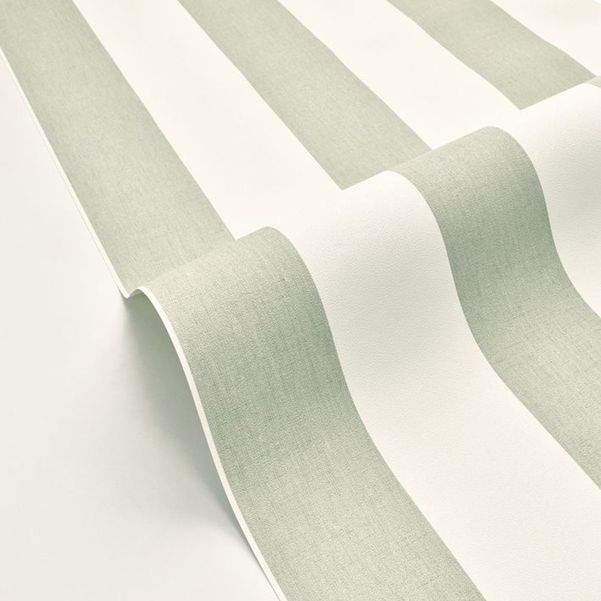 Papier peint Rayures Lin Lines vert amande - Line Up de Casélio AMBV | Réf. LNP104047004