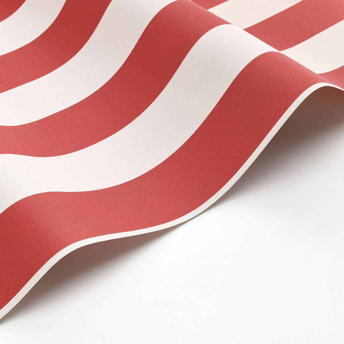 Papier peint Petite Rayure Baltic rouge - Les Rayures de Casadéco | Réf. RAYS29258111