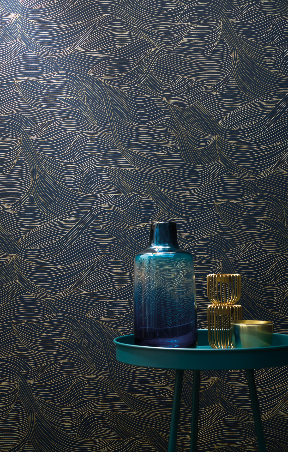 Papier peint vagues Alula bleu/or - Blossom de Casamance | Réf. CAS-74360620