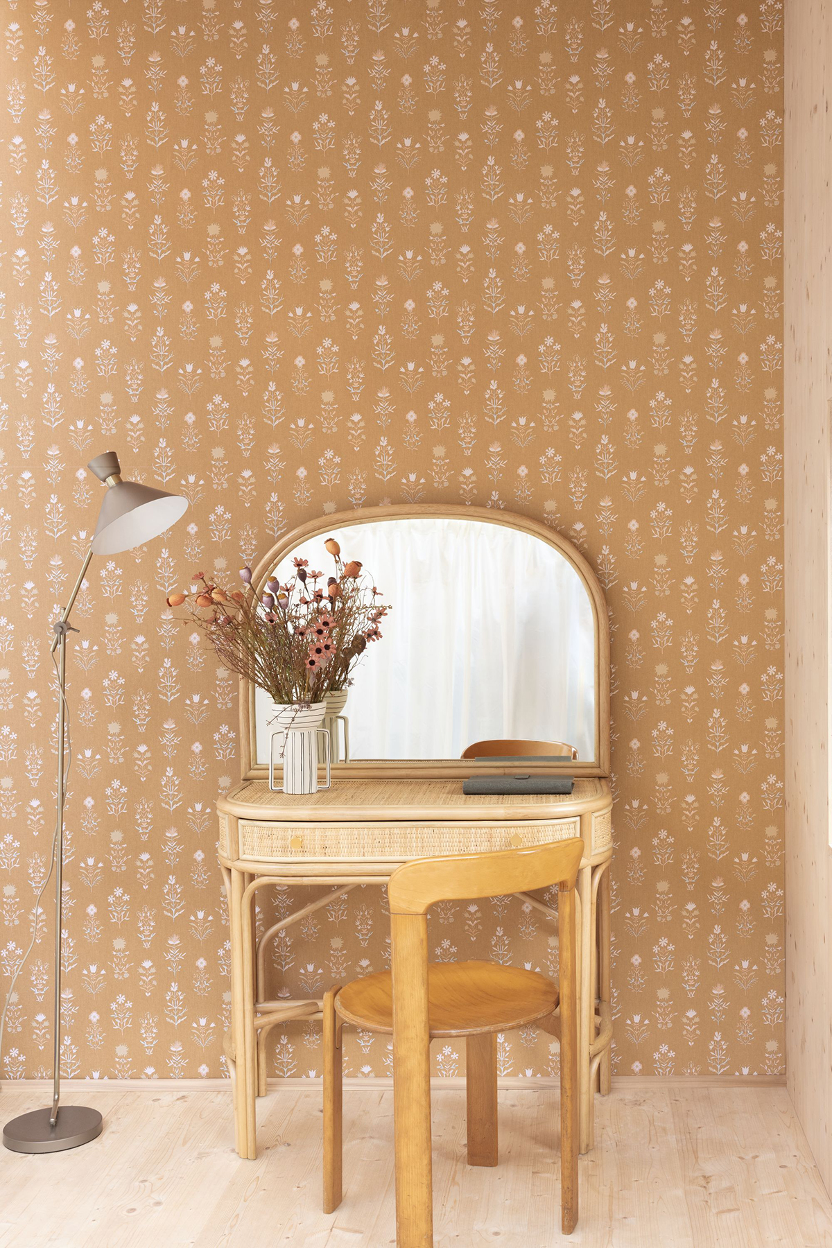 Papier peint Fleur Charme jaune orangé - Bohème de Casélio | Réf. BOM103172268