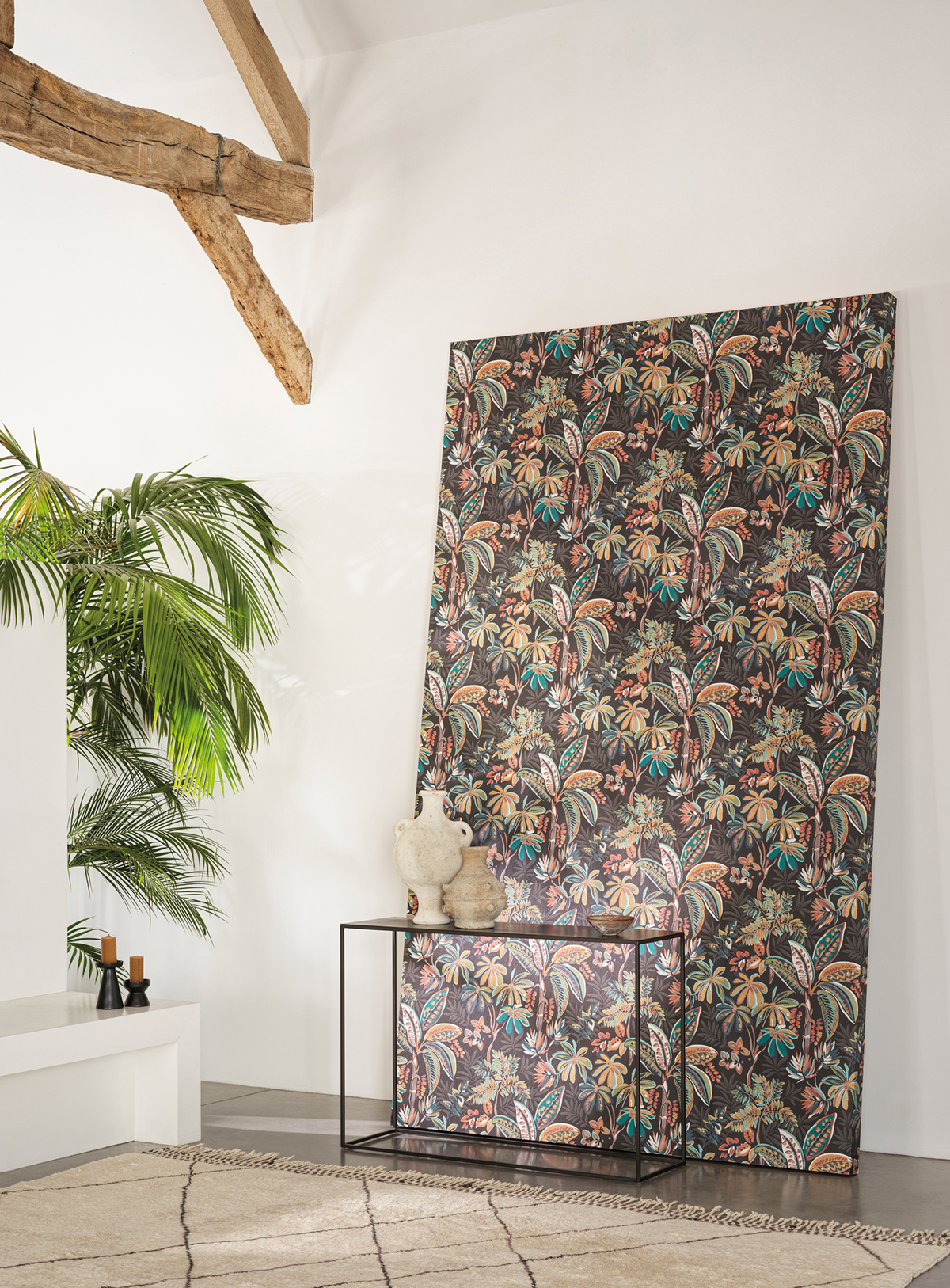 Papier peint Palmier Toile de Peinture Tivoli multicolore noir - Irisa d'Osborne & Little | Réf. OSB-W7853-01