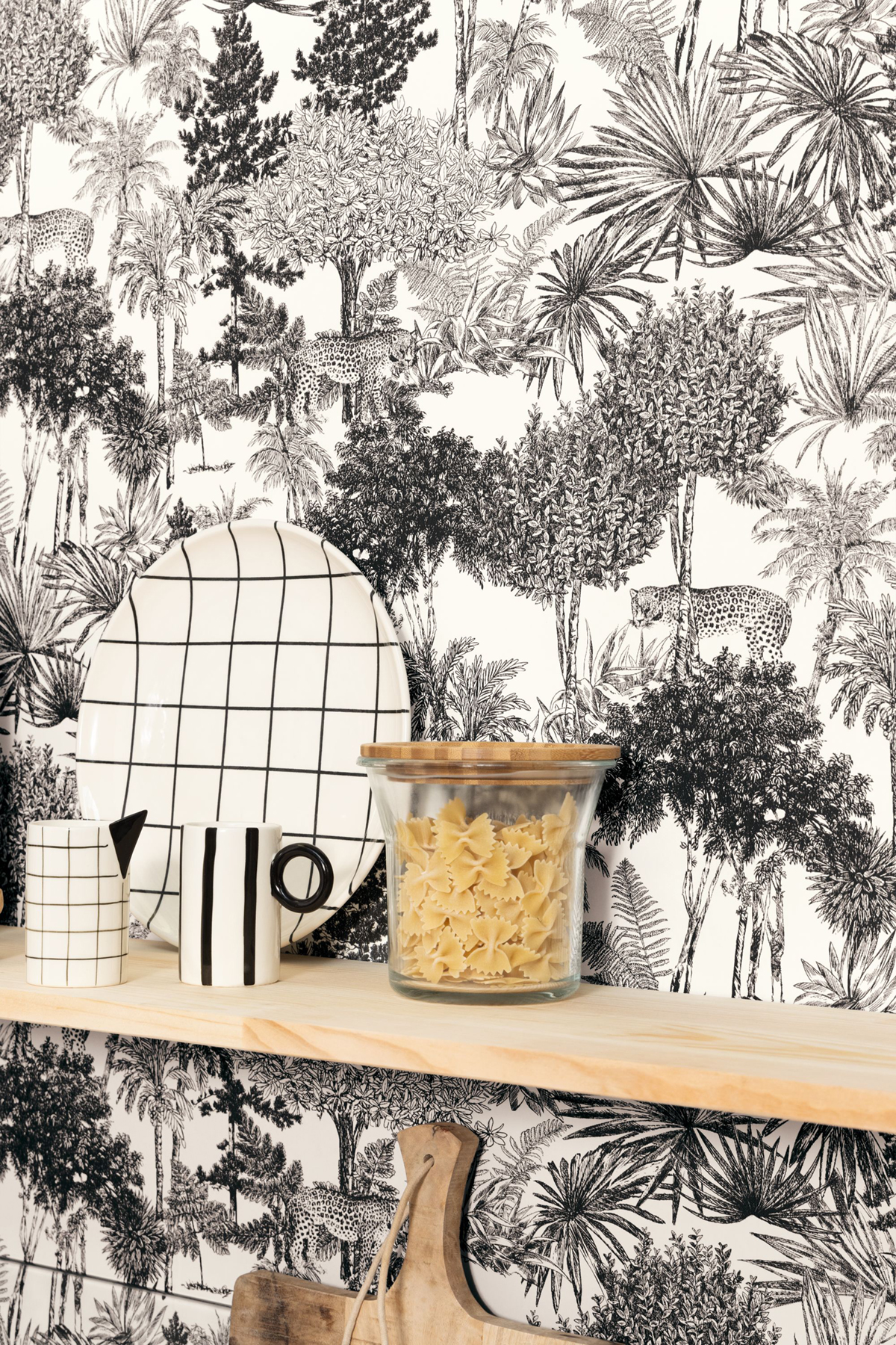 Papier peint Jungle Dream Forest noir et blanc - Moonlight 2 de Casélio AMB2 | Réf. MLGT104280974