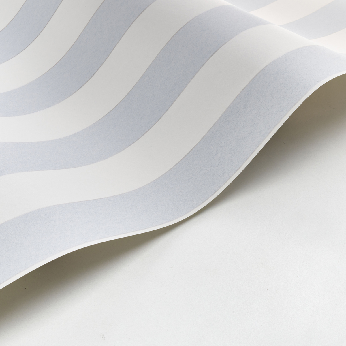 Papier peint Rayure Chic Louise bleu argenté - Les Rayures de Casadéco | Réf. RAYS28886211