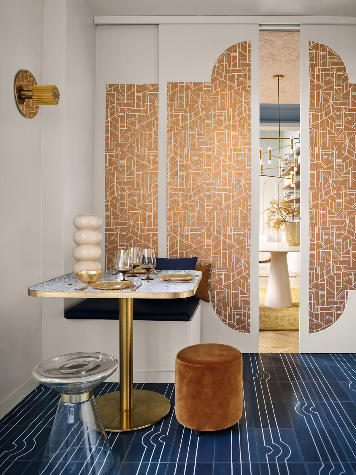 Papier peint Forme Cinétique bronze beige doré - Faubourg des Lumières de Casamance | Réf. CAS-76292752