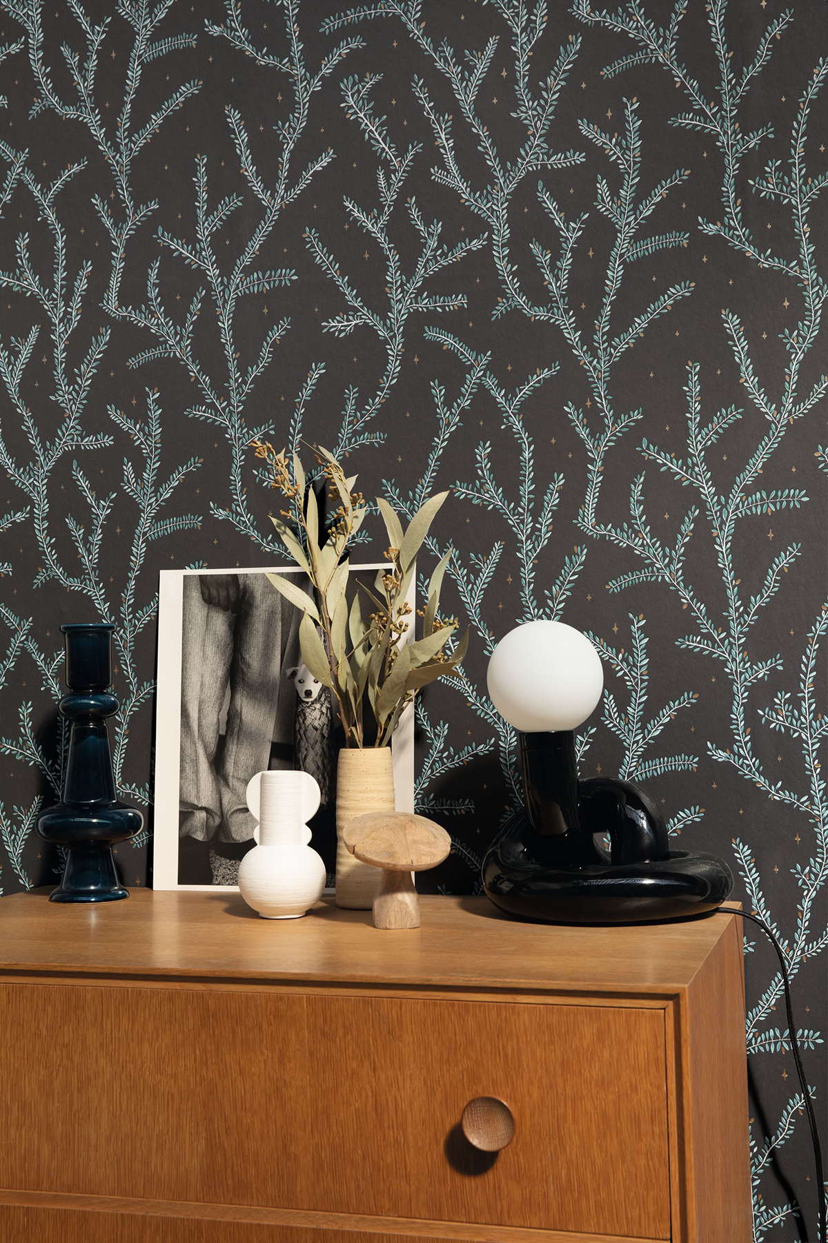 Papier peint Etoile et Feuillage Little Woods noir et doré - La Forêt de Casélio | AMB Réf. FRT102947983