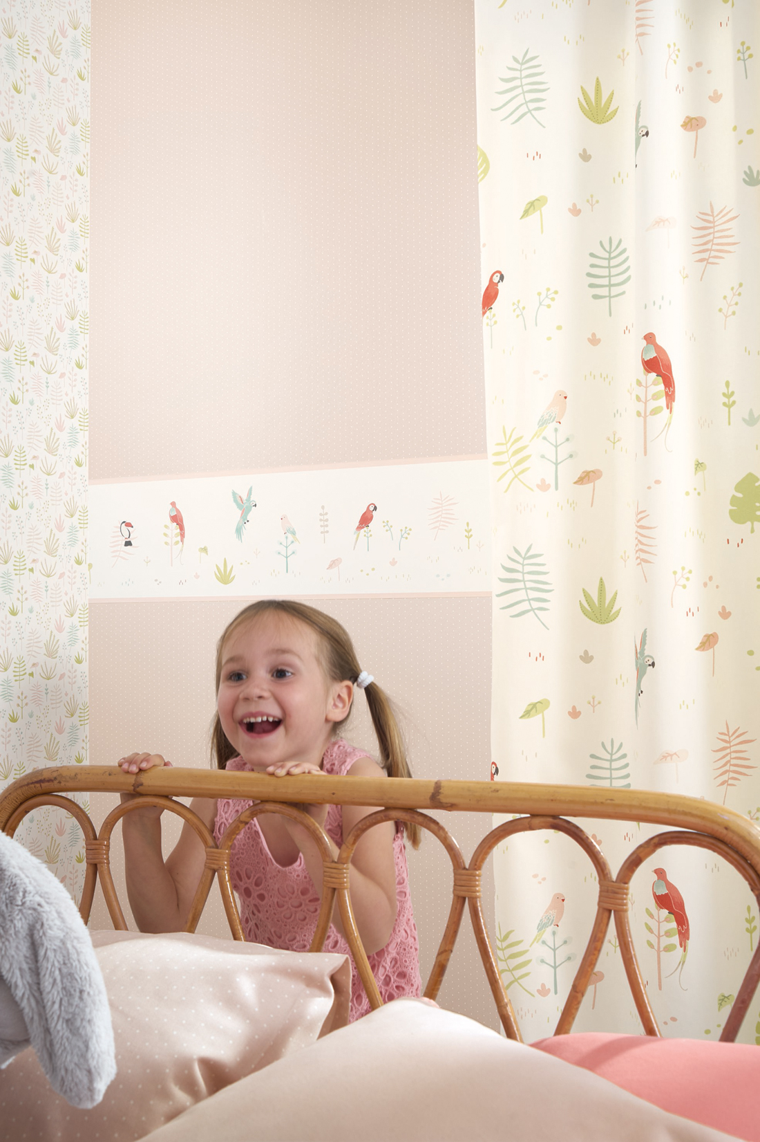 Papier peint enfant Pois rose - Happy Dreams de Casadéco AMB 2| Réf. HPDM29794211