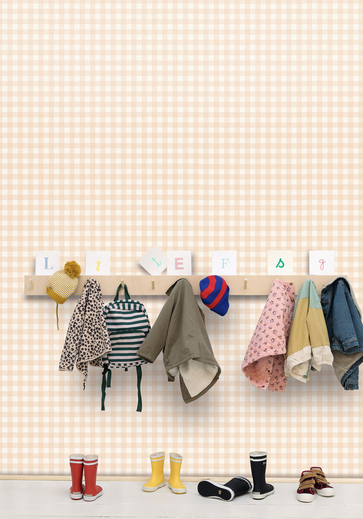 Papier peint Vichy Carreaux Victoria beige rosé - Let's Go Girls! de Casélio | Réf. LGG104420472