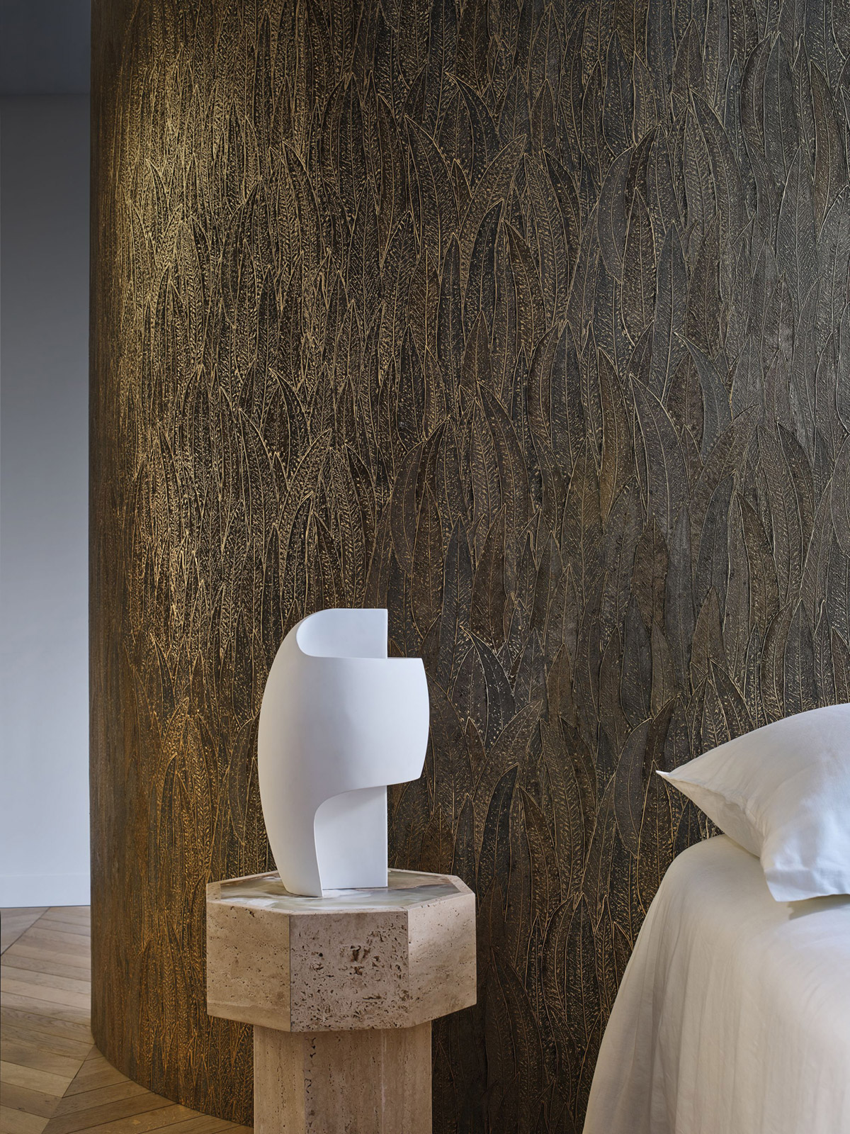 Papier peint Feuille Cinerea anthracite doré - Nature Précieuse de Casamance AMB2| Réf. CAS-76533466