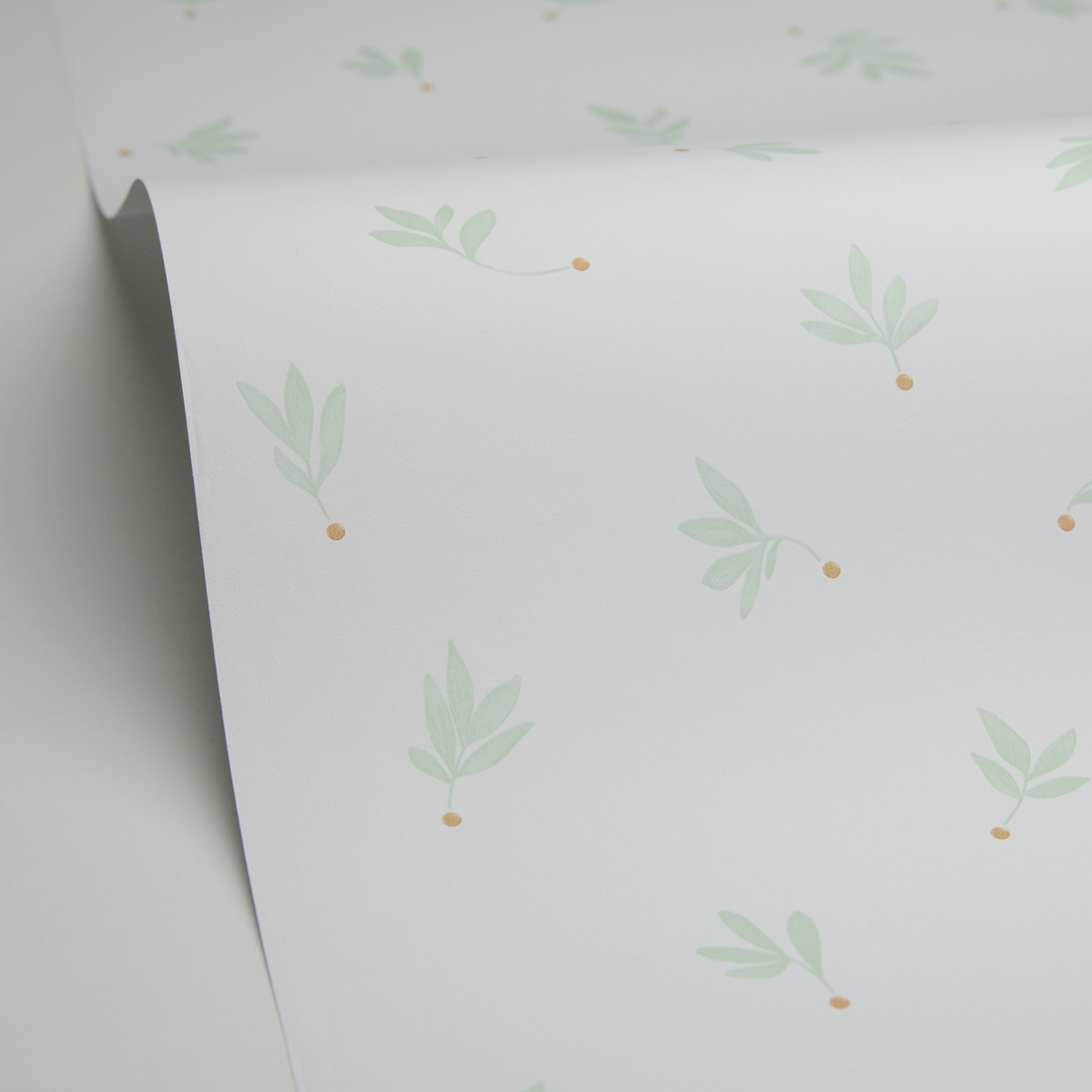 Papier peint Feuille Cueillette vert doux - Les Minis Mondes de Casélio AMBV | Réf. MNM105757126