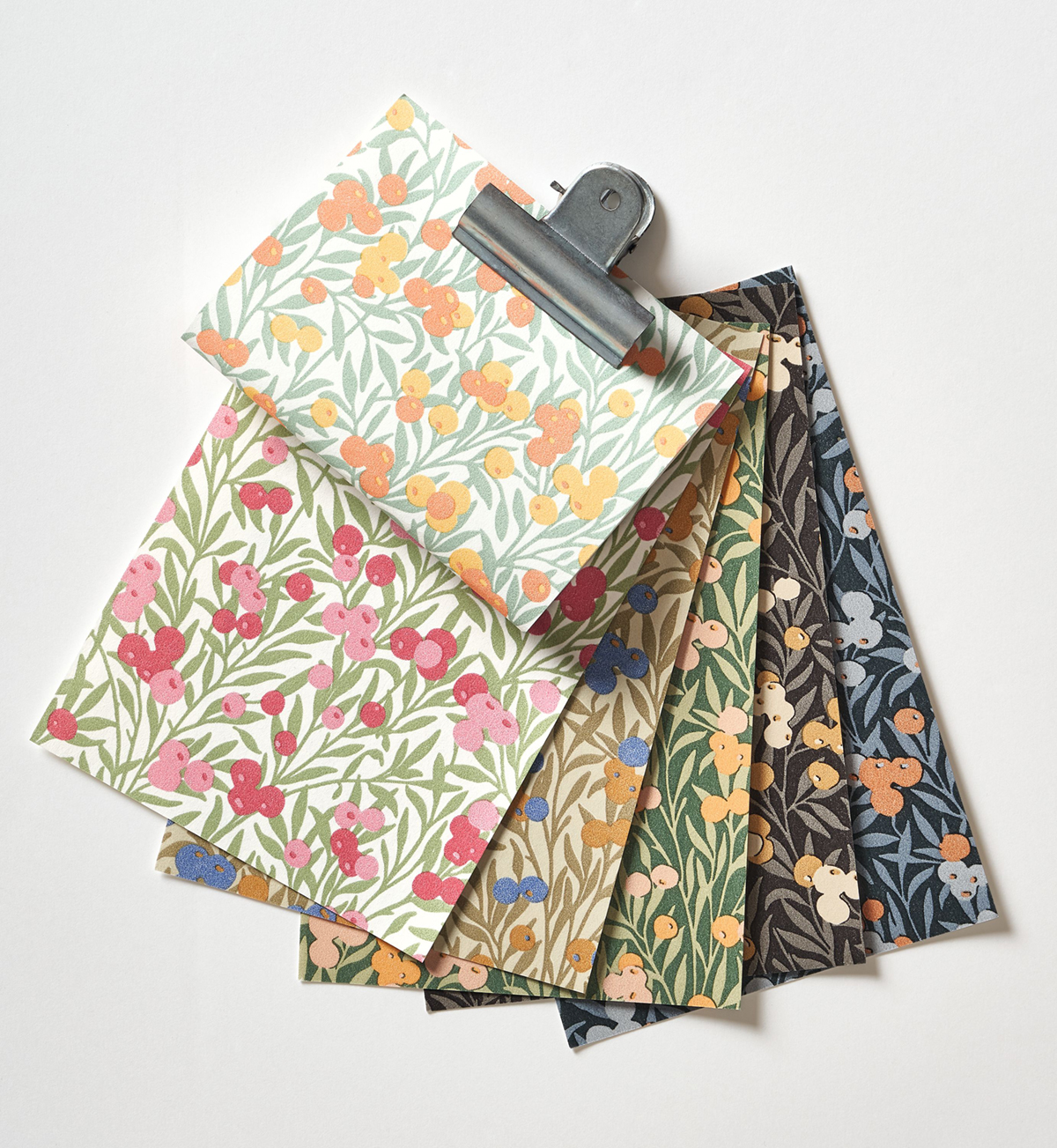 Papier peint Feuillage Cherry bleu moutarde - Flower Market de Casadéco AMB2 | Réf. FLOM89221221