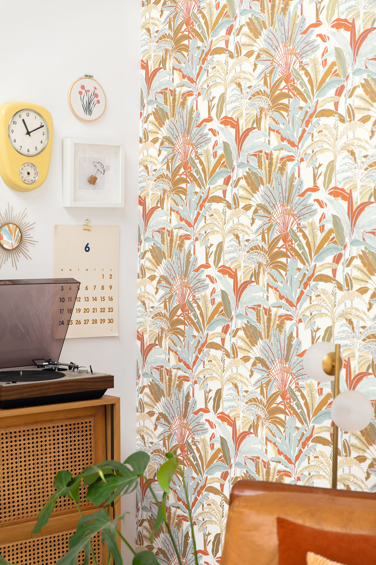 Papier peint Jungle Evasion orangé - L'escapade de Casélio AMB | Réf. EPA102302685