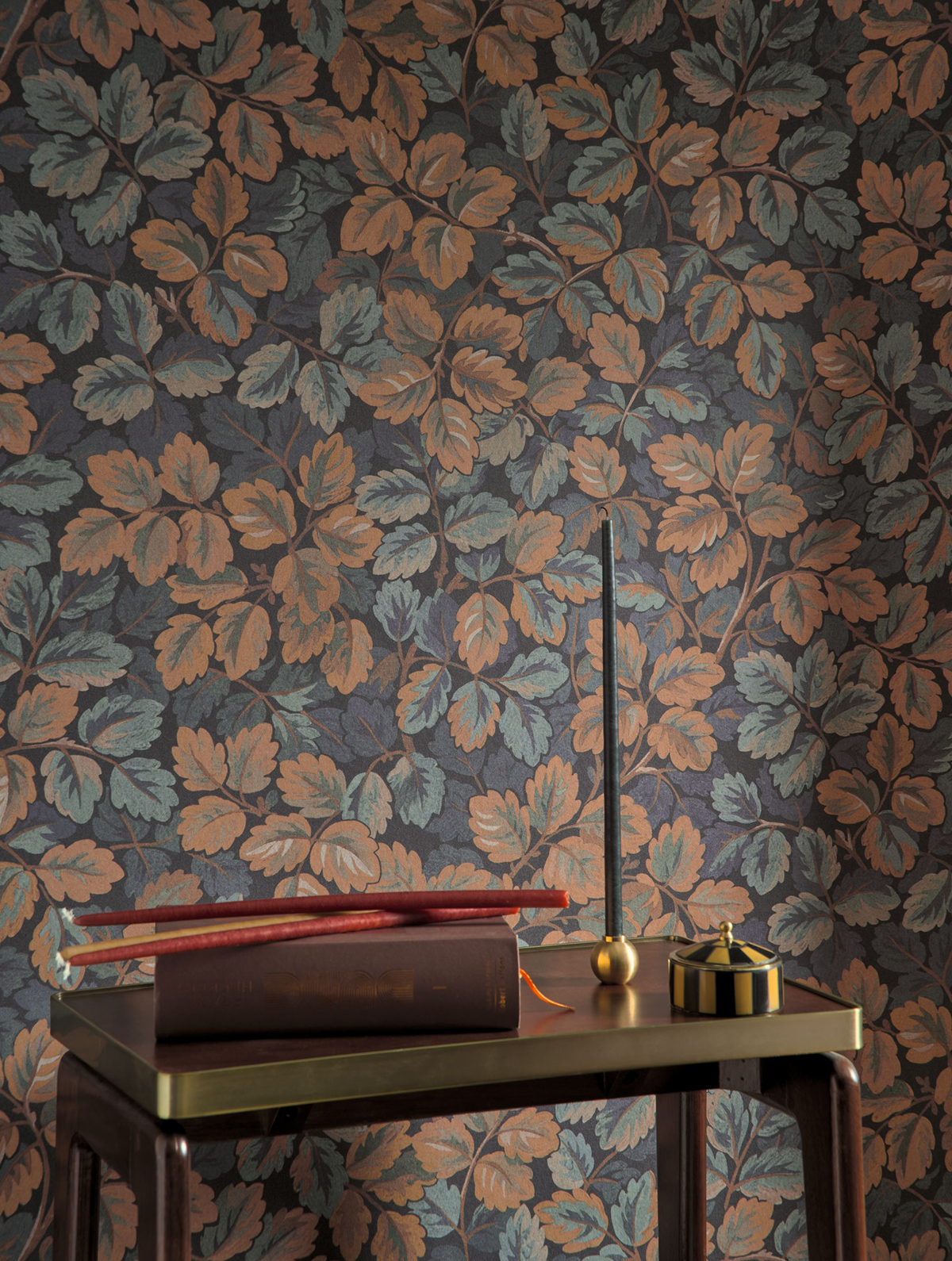 Papier peint Feuille de Chêne Regent's Park bleu encre - Heritage de Casadéco AMB2 | Réf. HETA201206230