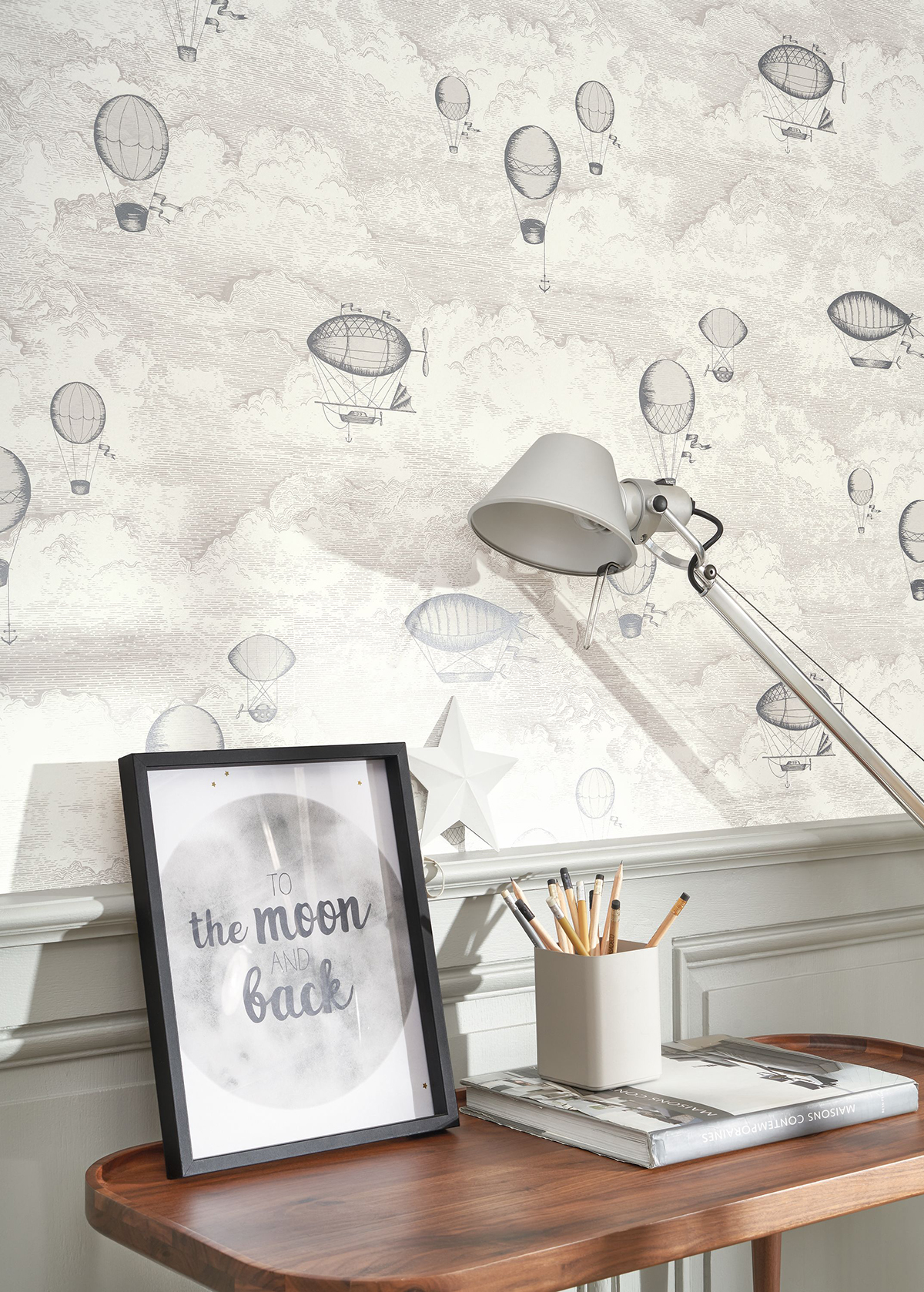 Papier peint Nuage et Montgolfière Expedition blanc et gris irisé - Voyage Onirique de Casadéco | Réf. ONIR87289012