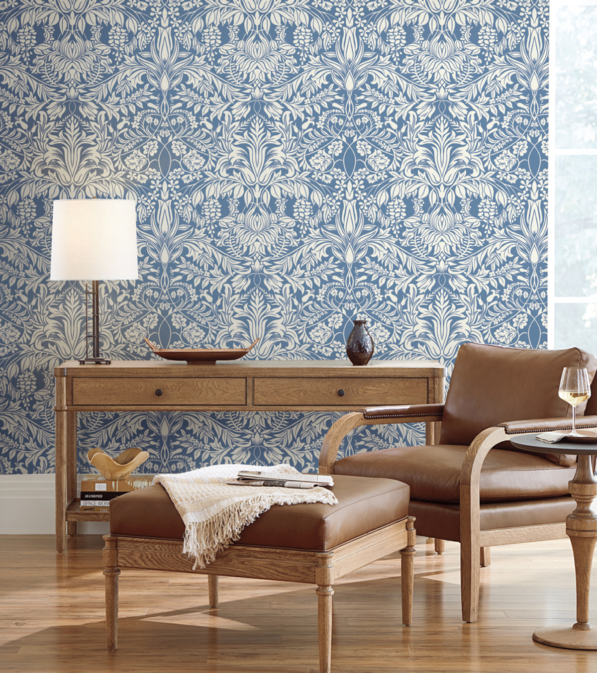 Papier peint Damassé de Glycines bleu - Arts & Crafts d'Initiales | Réf. INI-AC9193