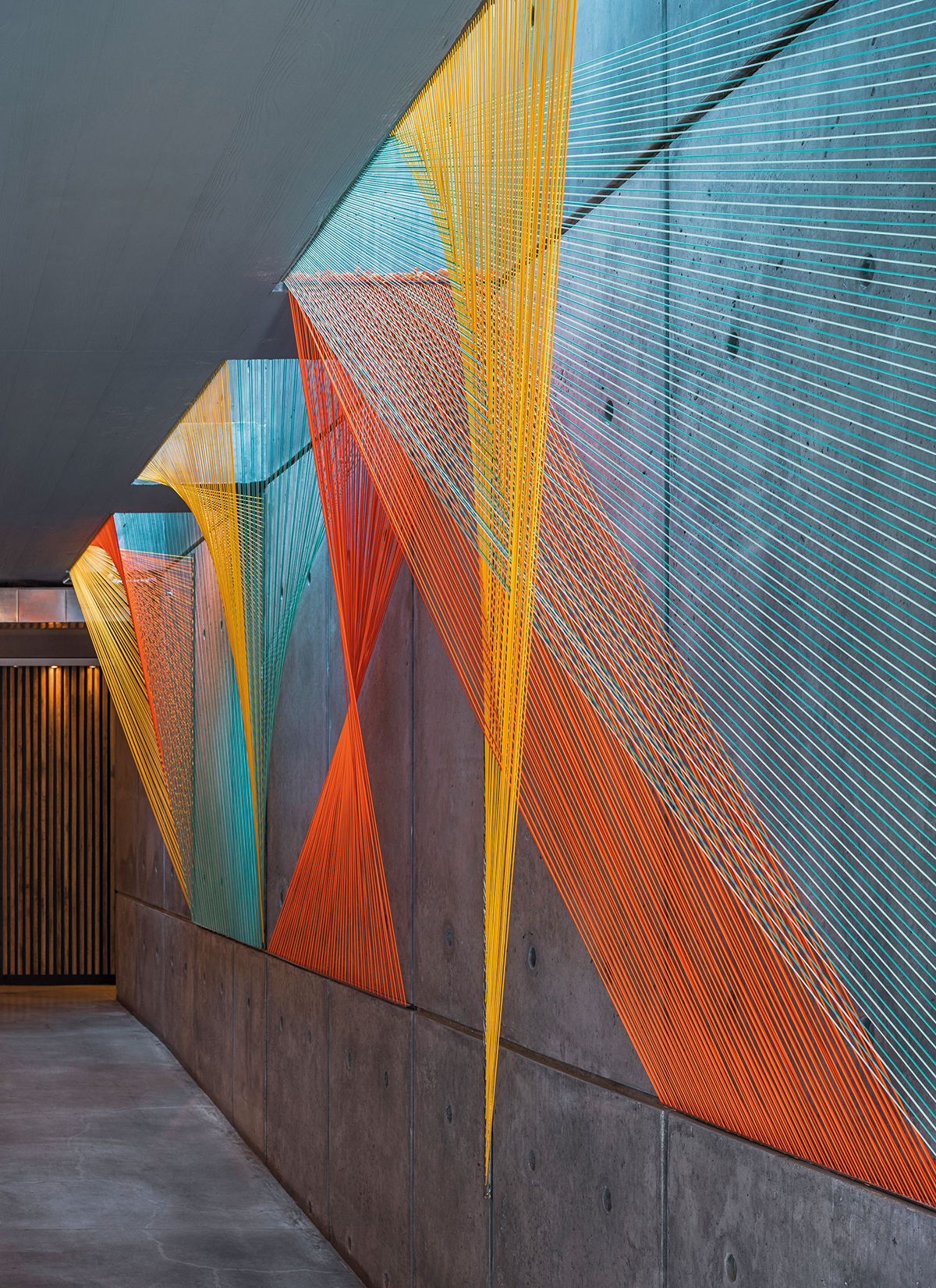 Papier peint panoramique Prisme L vert, jaune et orange - Perception de Casadéco | Réf. PERP86566915