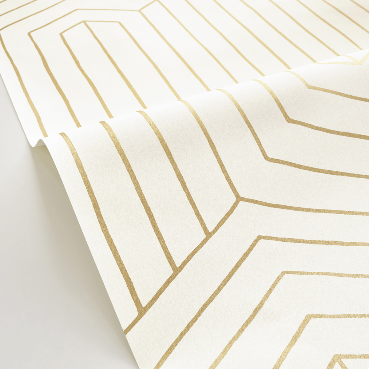 Papier peint Trait Géométrique Infini blanc doré - XXL de Casélio AMB2 | Réf. XXL104520020