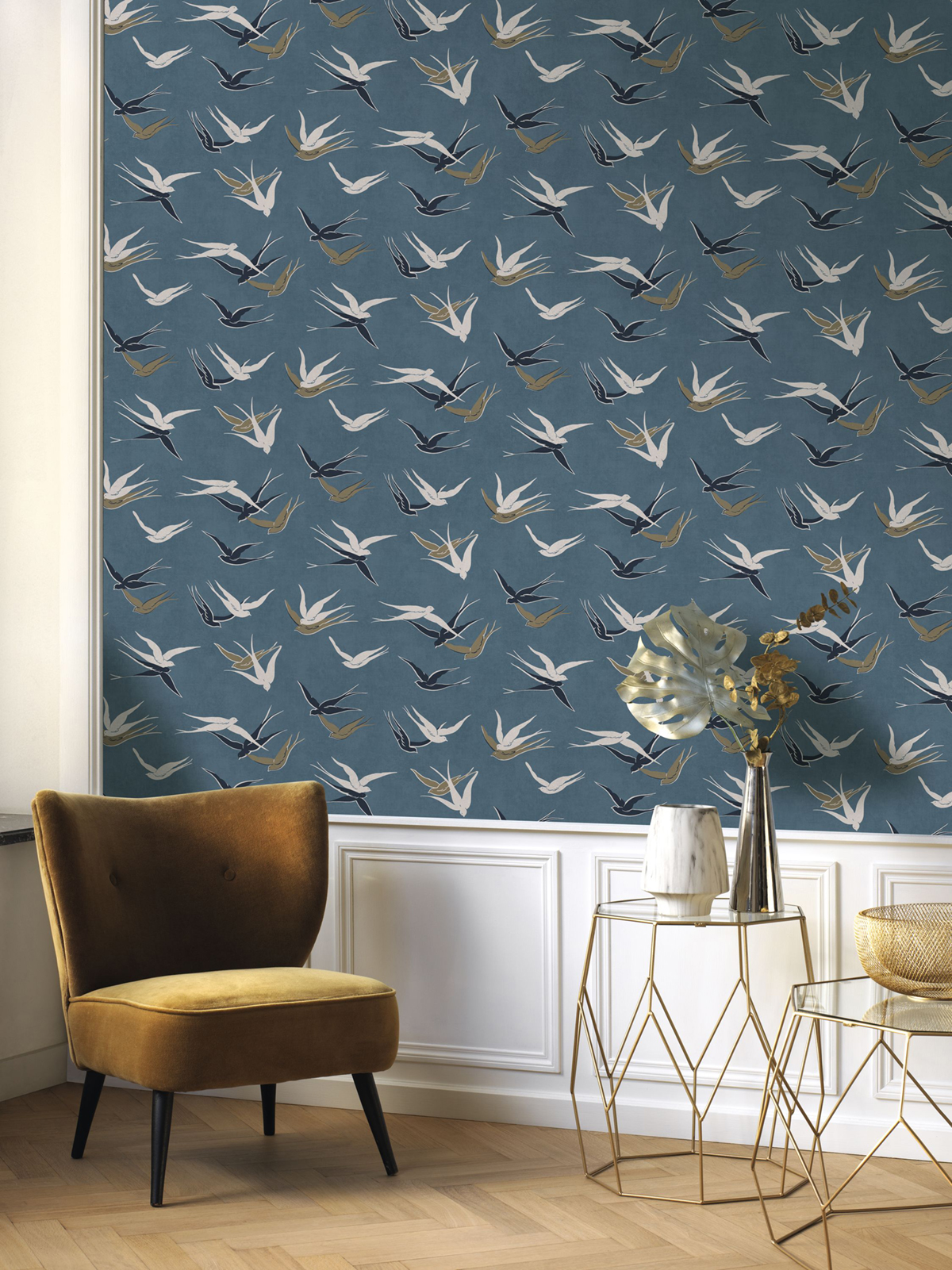Papier peint Oiseau Hirondelle Swallow bleu orage doré - Twenties de Casadéco | Réf. TWNT88636464