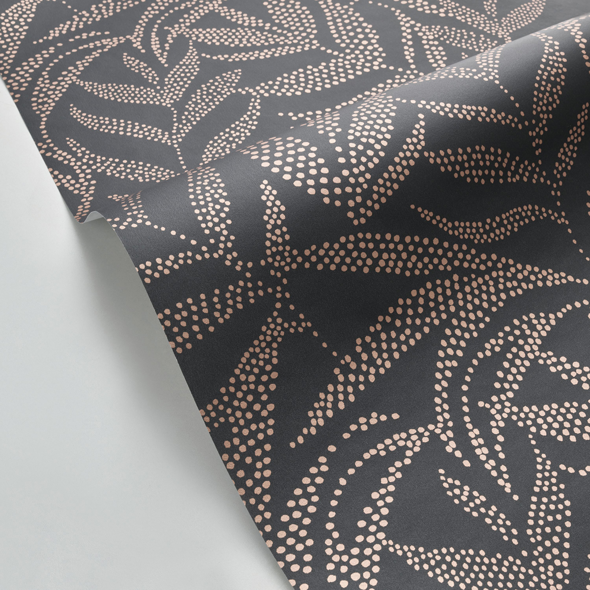 Papier peint Feuillage Sauvage noir cuivré - Moonlight 2 de Casélio AMBV | Réf. MLGT104309427