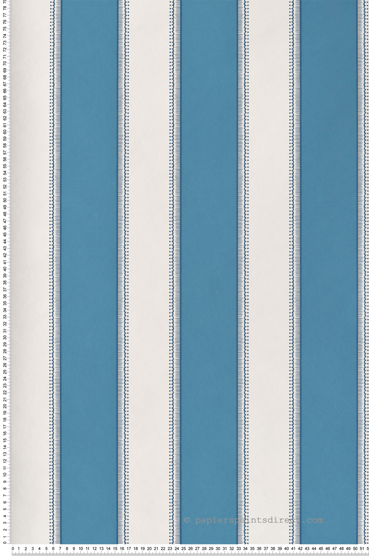 Papier peint Rayure Sackville Stripe bleu foncé - Signature de Nina Campbell | Réf. OSB-NCW4492-05