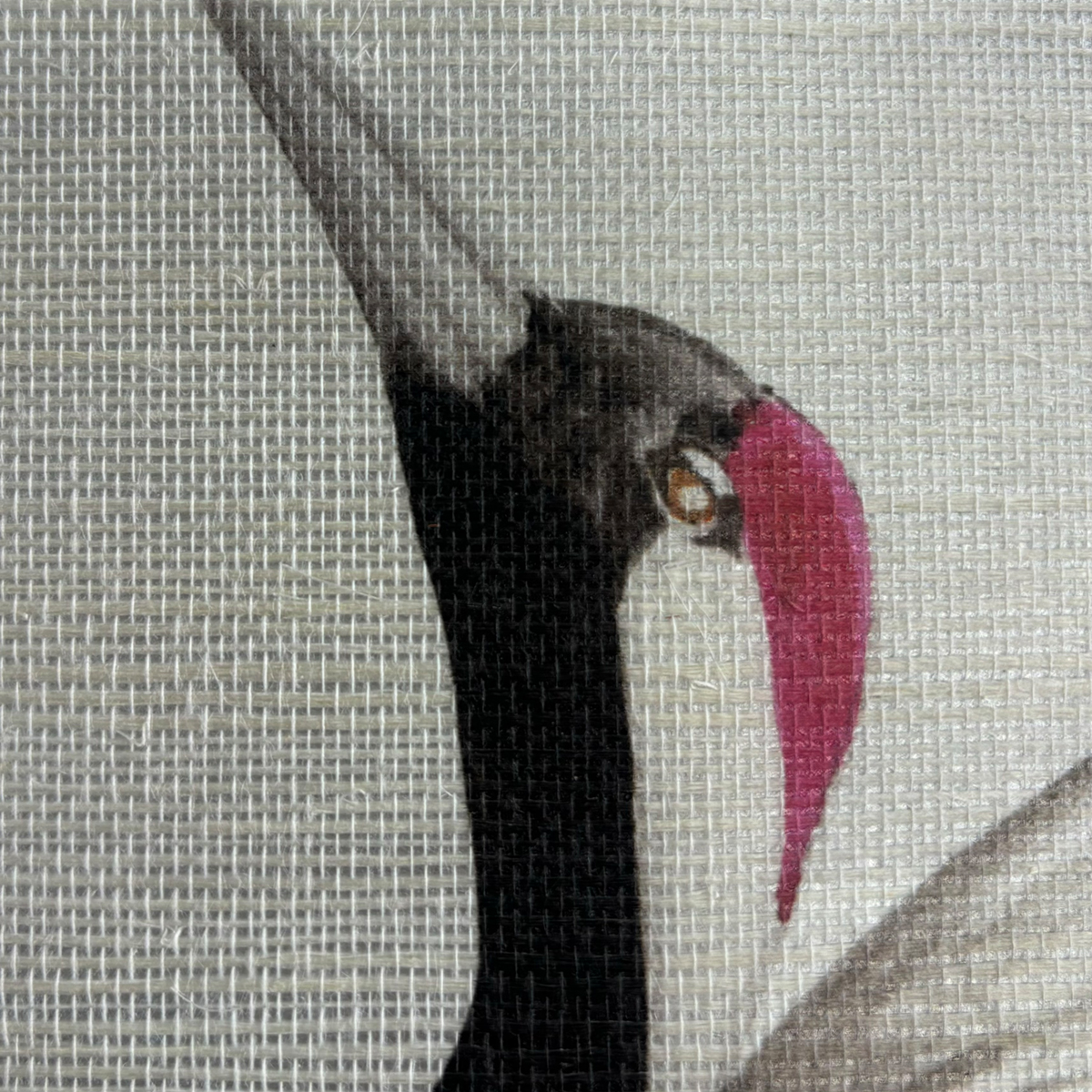 Papier peint panoramique Oiseau Grue Grasscloth argenté - Daisy Bennett d'Initiales AMBZ | Réf. INI-DB31610M