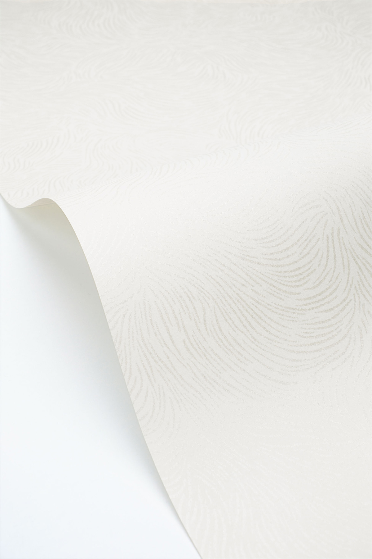 Papier peint Ondulations Graphiques Storm blanc nacré - Moonlight 3 de Casélio ZOOM | Réf. MNL3107060000