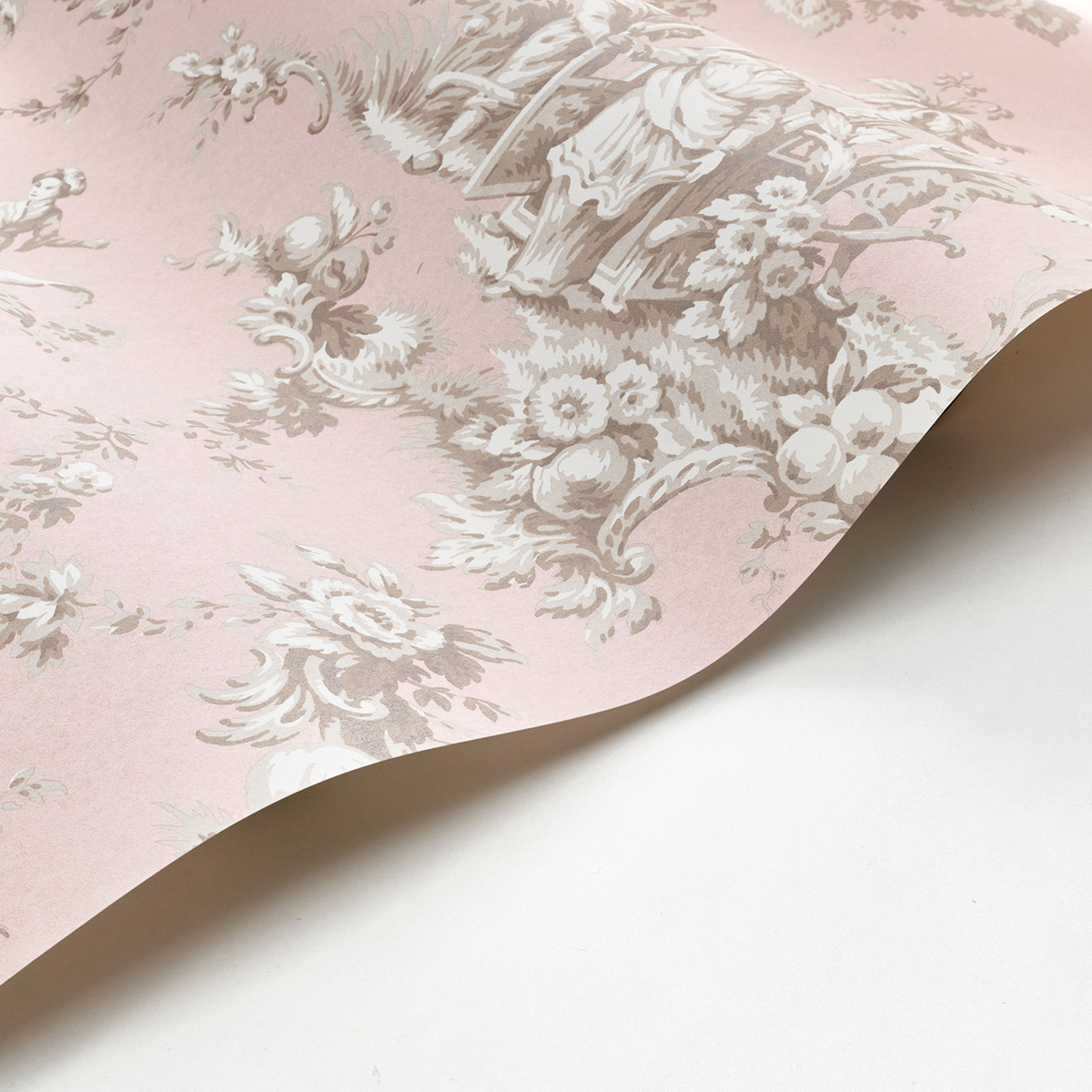 Papier peint Palais De Chine Toiles de Jouy rose poudré et argenté - Les Belles Toiles De Jouy de Casadéco AMBV | Réf. LBTJ87934305