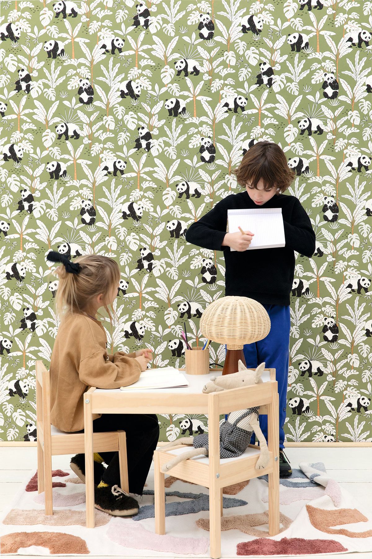 Papier peint Forêt Panda Se Prelasser vert - Autour du Monde de Casélio AMB2 | Réf. ADM103507170