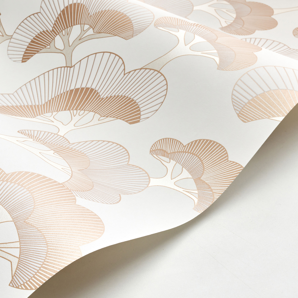 Papier peint Pin Goyo Matsu rose cuivré - Kyoto de Casadéco | Réf. KYTO88711352