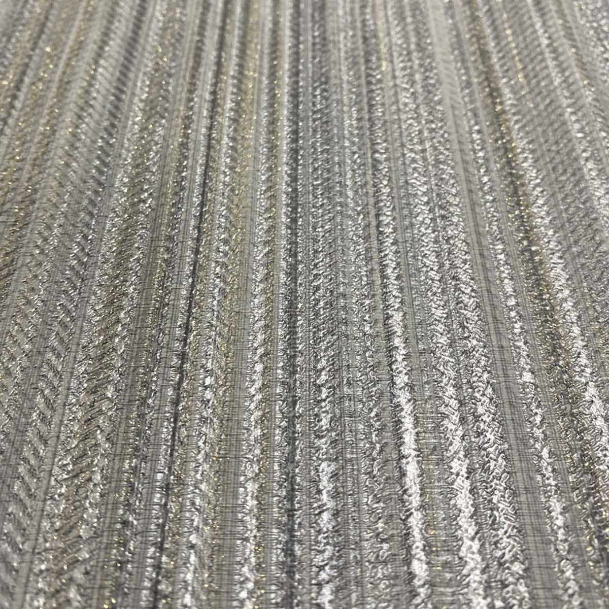 Papier Peint Rayure Tissée Paillettes gris doré - Venezia d'Ugépa AMB4| Réf. UGP-M66519